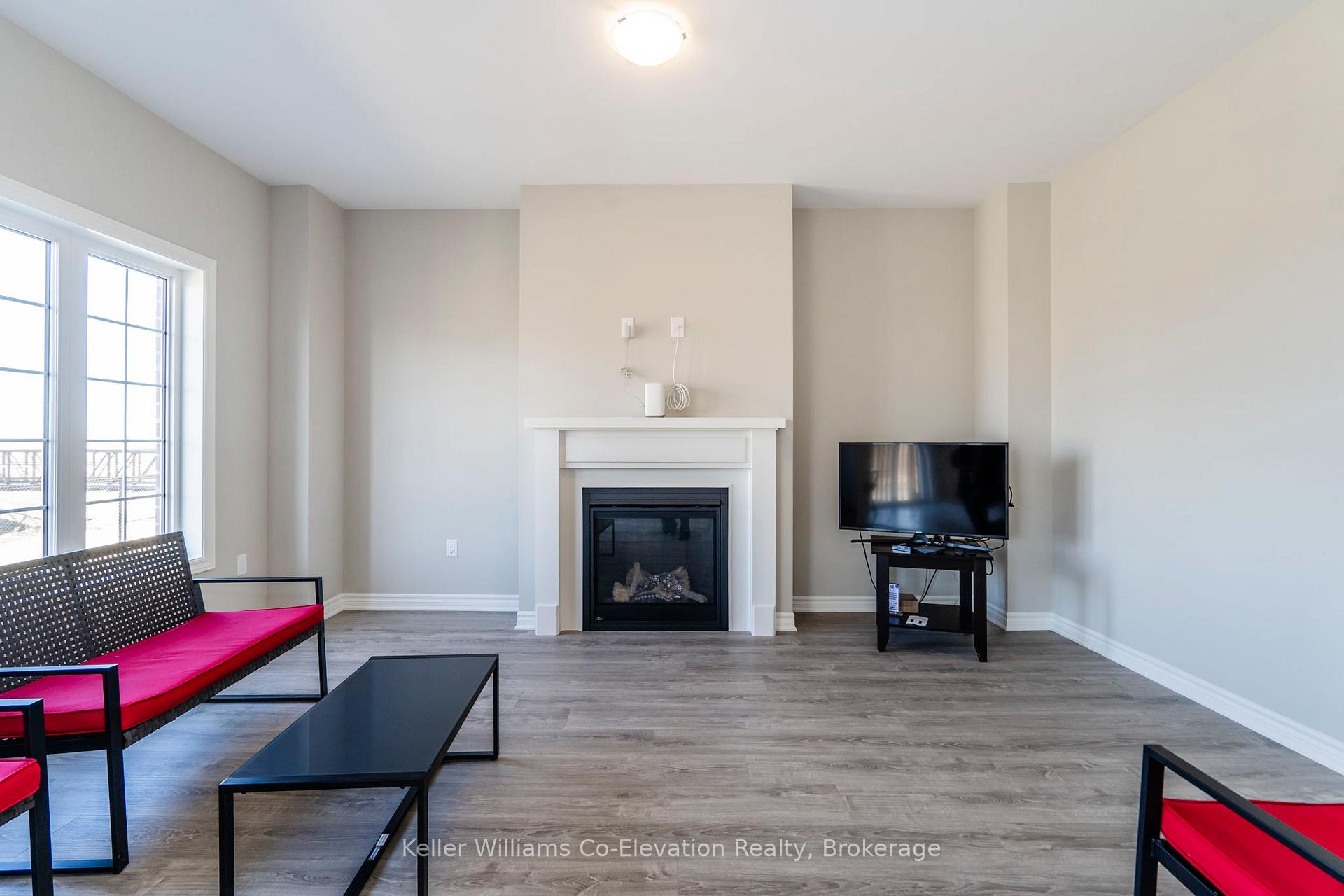Photo 9 of 264 Springfield Crescent, Clearview, Stayner — HOMEH