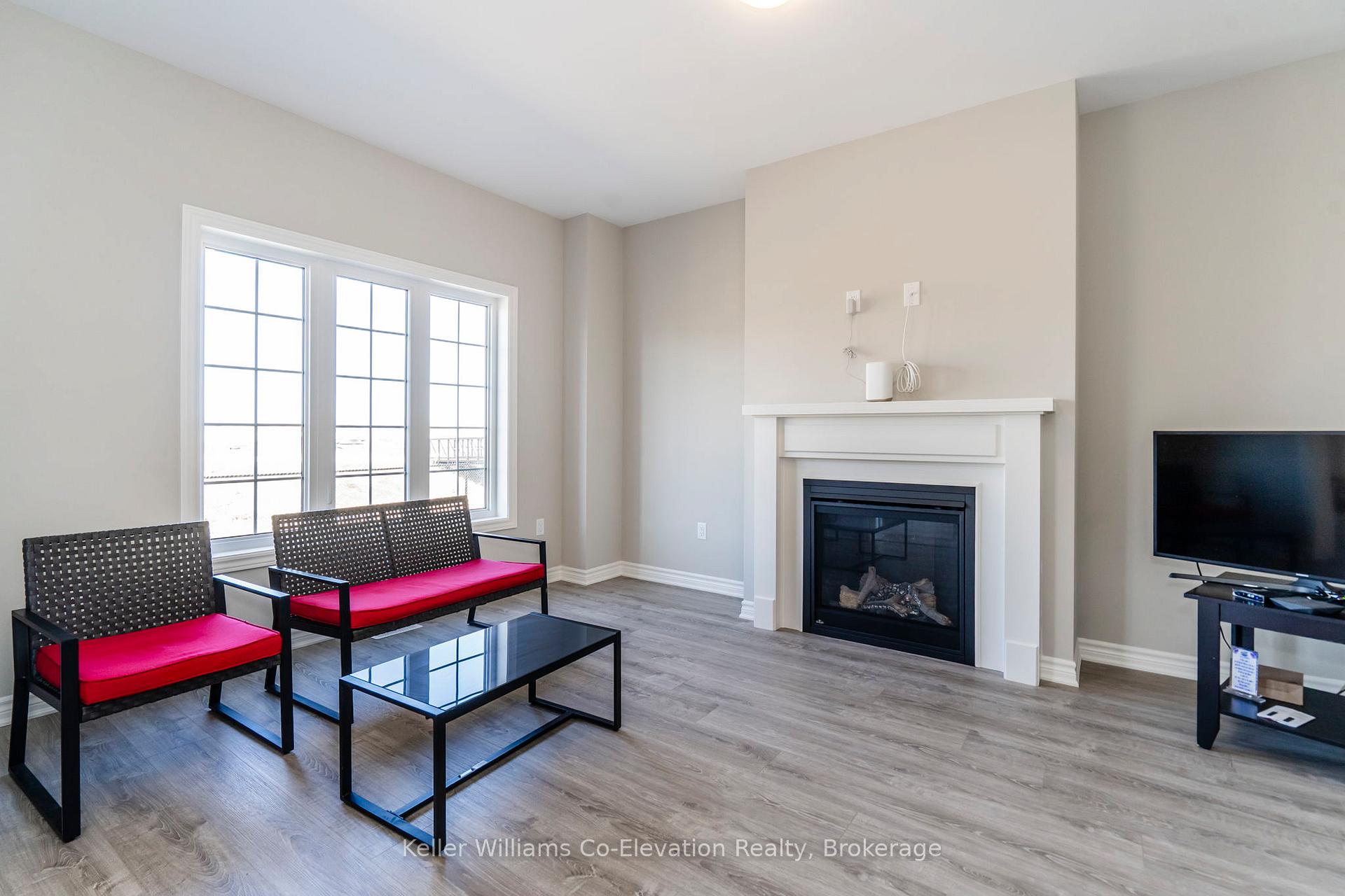 Photo 10 of 264 Springfield Crescent, Clearview, Stayner — HOMEH