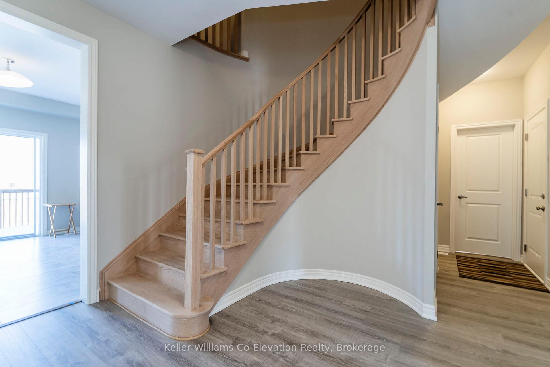 Photo 18 of 264 Springfield Crescent, Clearview, Stayner — HOMEH