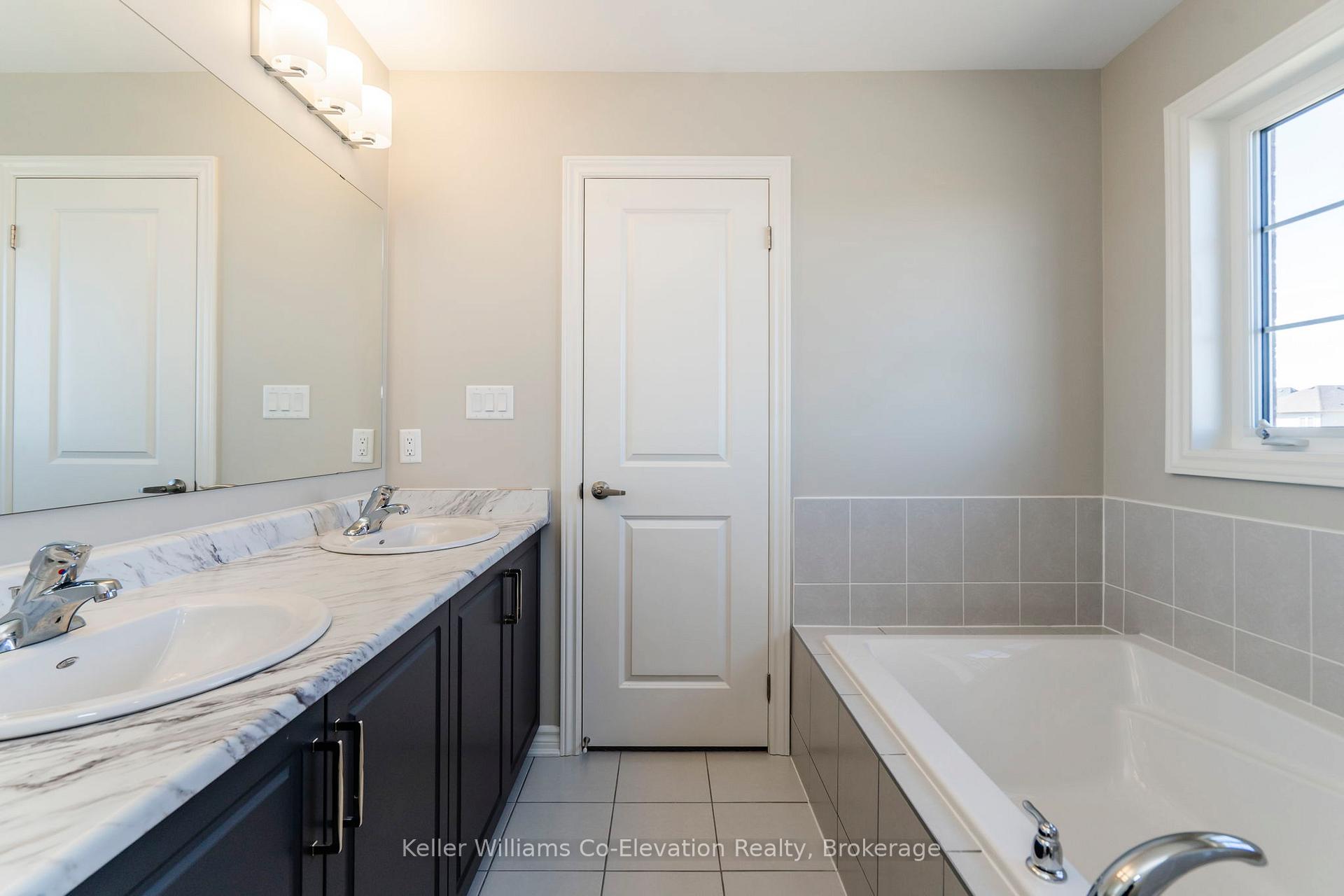 Photo 28 of 264 Springfield Crescent, Clearview, Stayner — HOMEH
