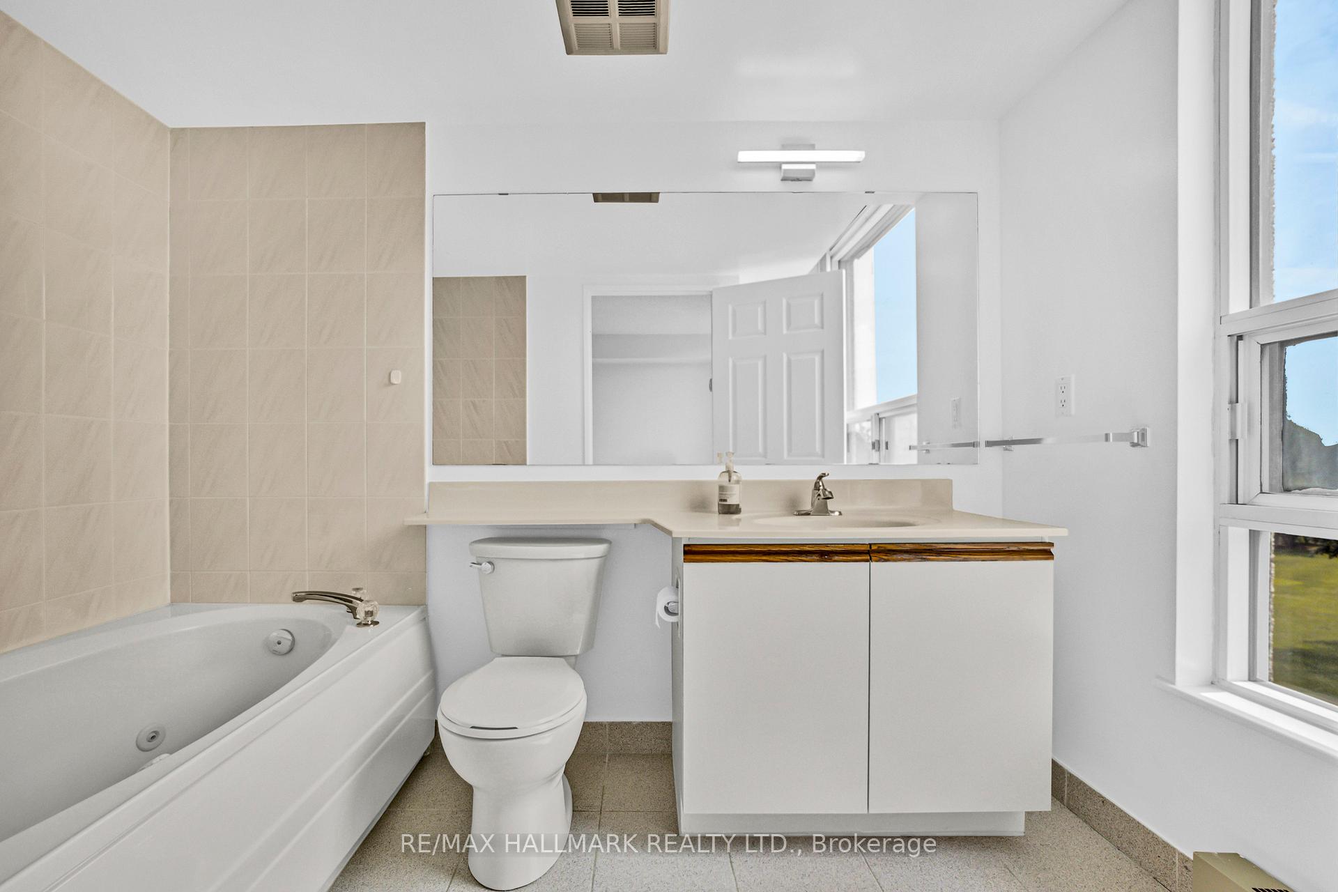 Photo 11 of Unit 310, 7825 Bayview Avenue N, Markham, Aileen-Willowbrook — HOMEH