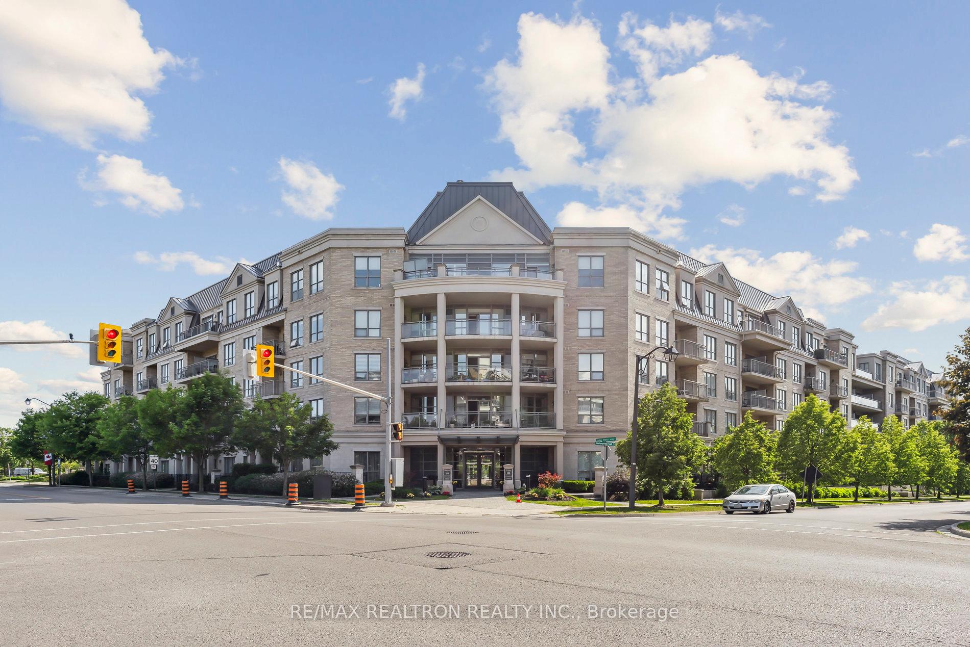 Photo 2 of Unit 332, 180 John West Way W, Aurora, Bayview Wellington — HOMEH