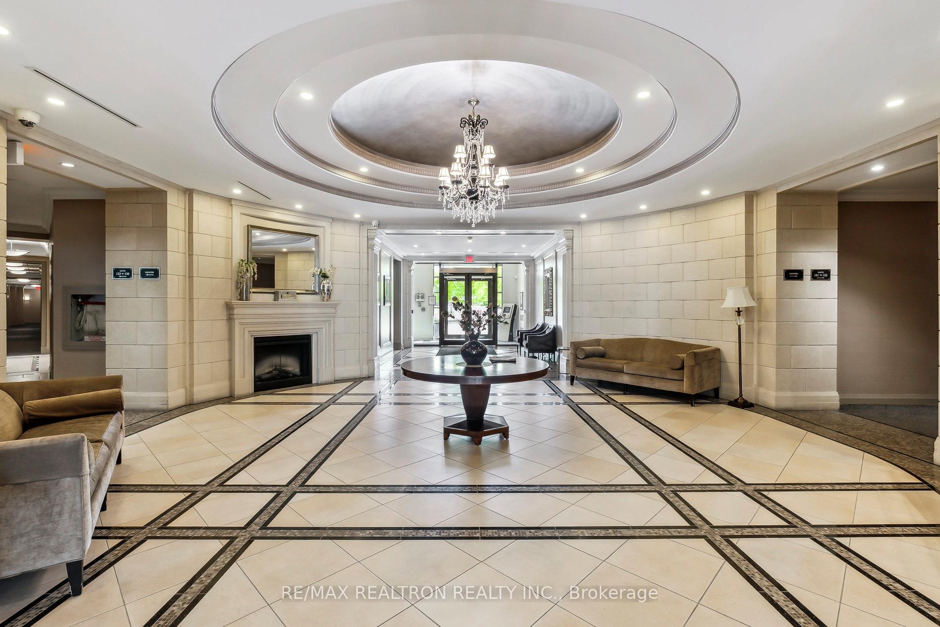 Photo 4 of Unit 332, 180 John West Way W, Aurora, Bayview Wellington — HOMEH