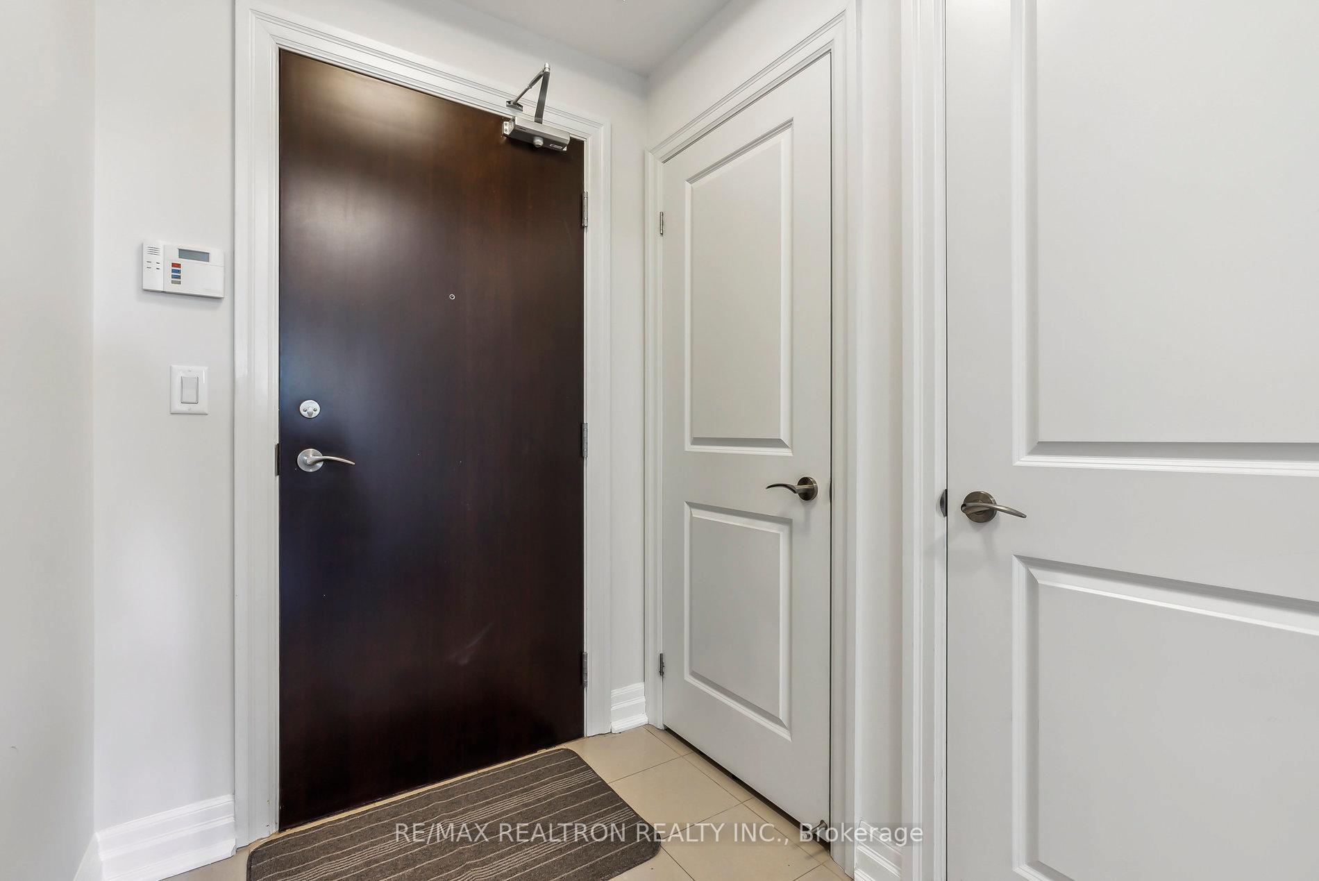 Photo 6 of Unit 332, 180 John West Way W, Aurora, Bayview Wellington — HOMEH