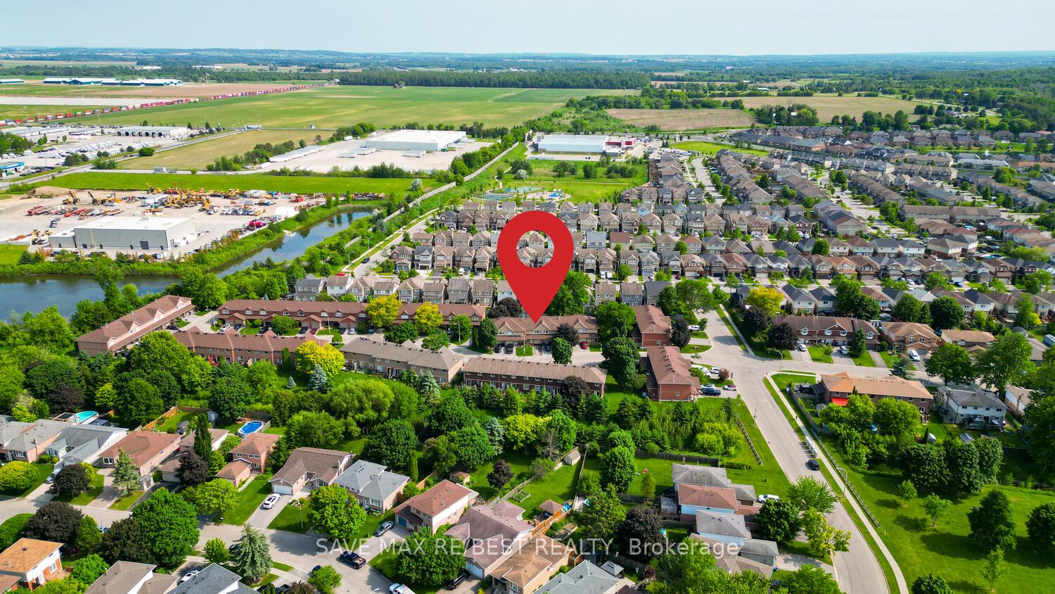 Photo 3 of 15 Riverley Lane, New Tecumseth, Alliston — HOMEH