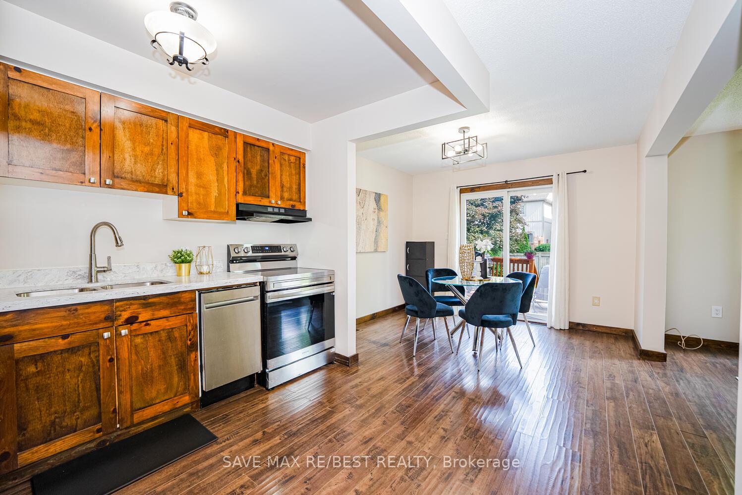 Photo 8 of 15 Riverley Lane, New Tecumseth, Alliston — HOMEH