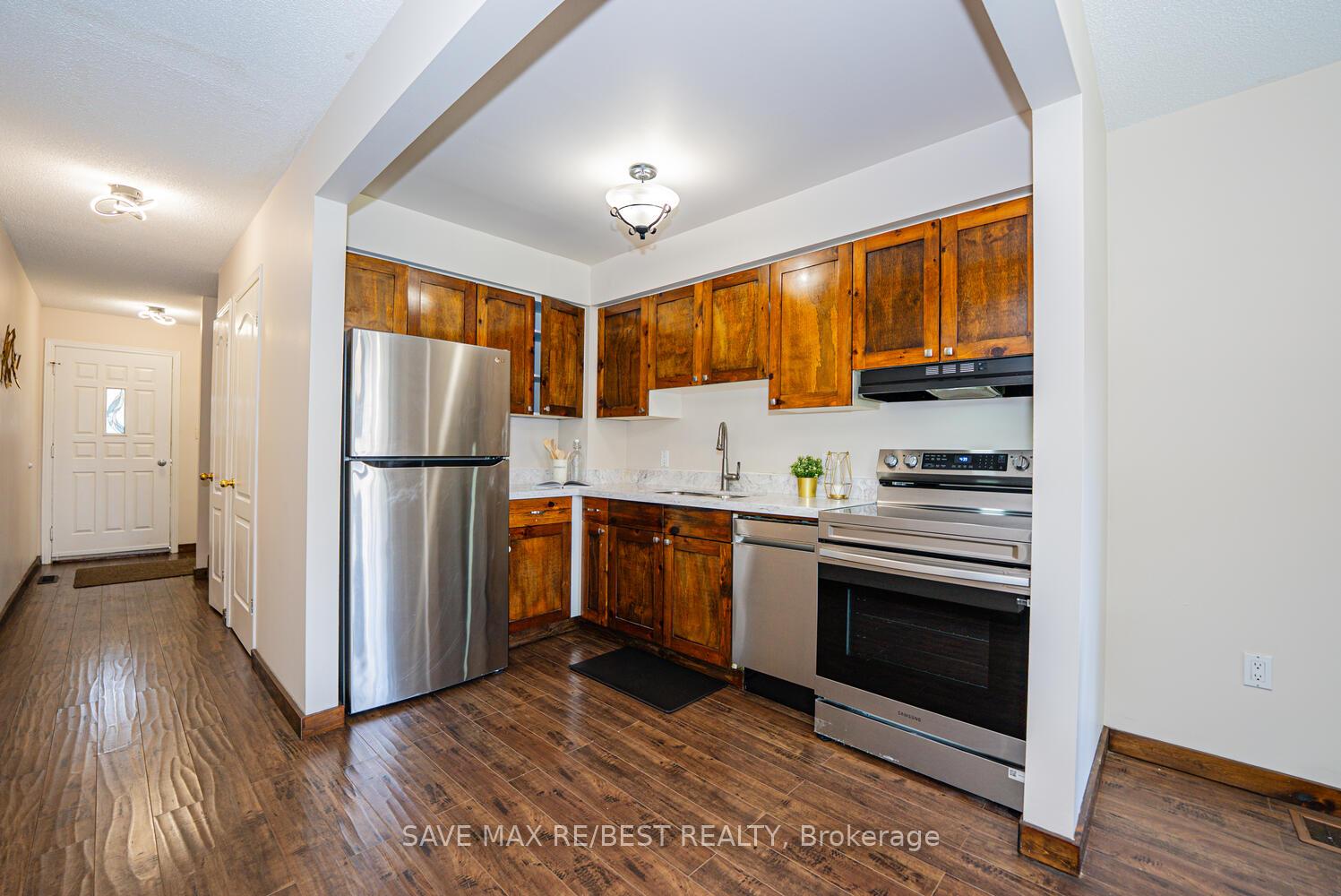 Photo 10 of 15 Riverley Lane, New Tecumseth, Alliston — HOMEH