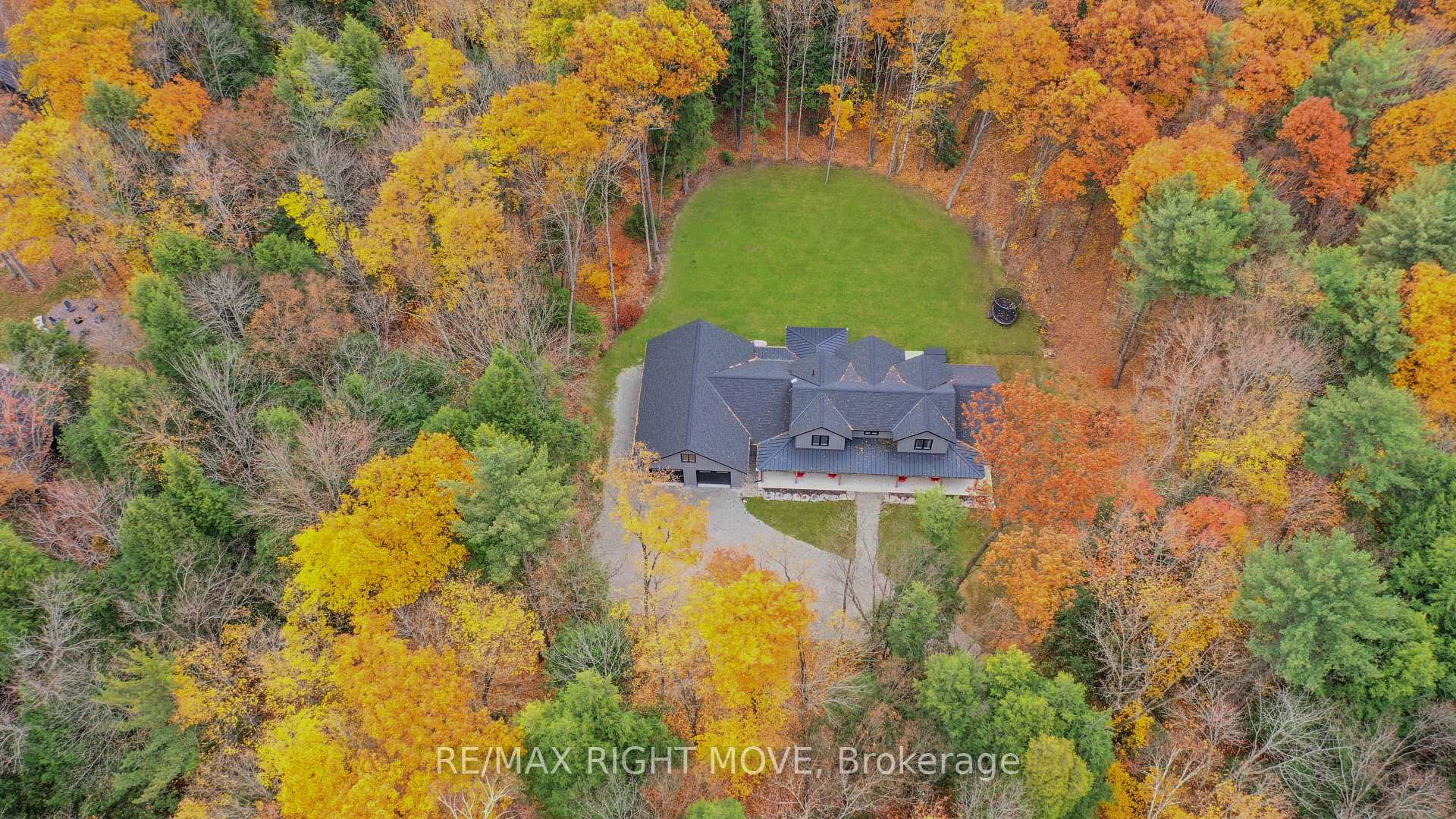 Photo 4 of 1025 Davis Drive, Gravenhurst, Morrison — HOMEH
