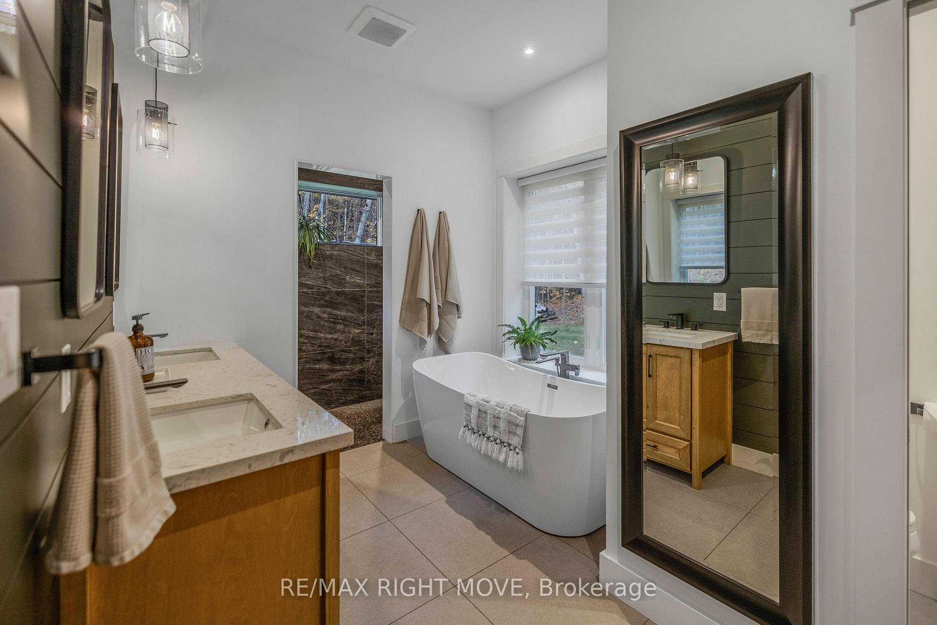 Photo 14 of 1025 Davis Drive, Gravenhurst, Morrison — HOMEH
