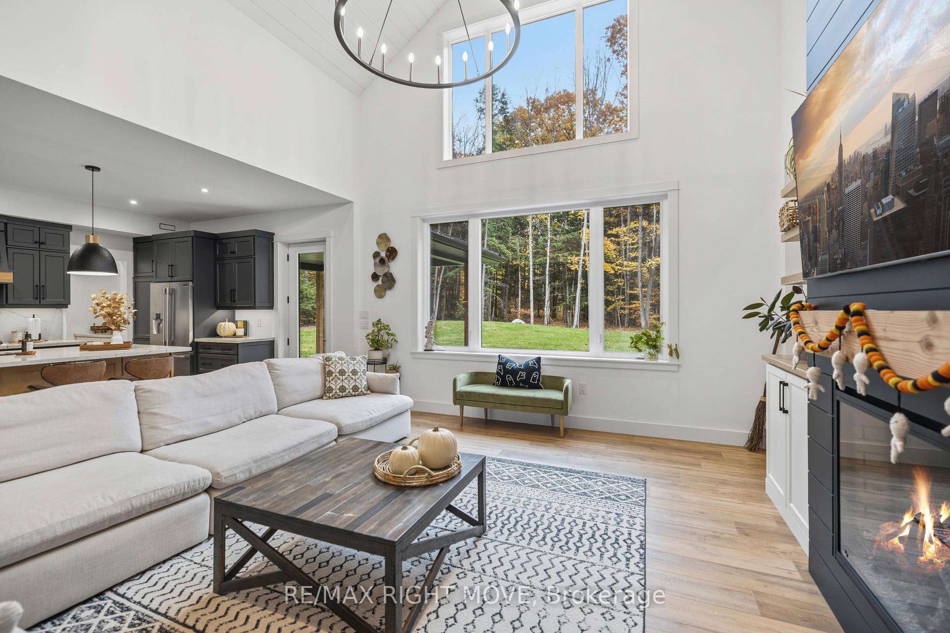 Photo 15 of 1025 Davis Drive, Gravenhurst, Morrison — HOMEH