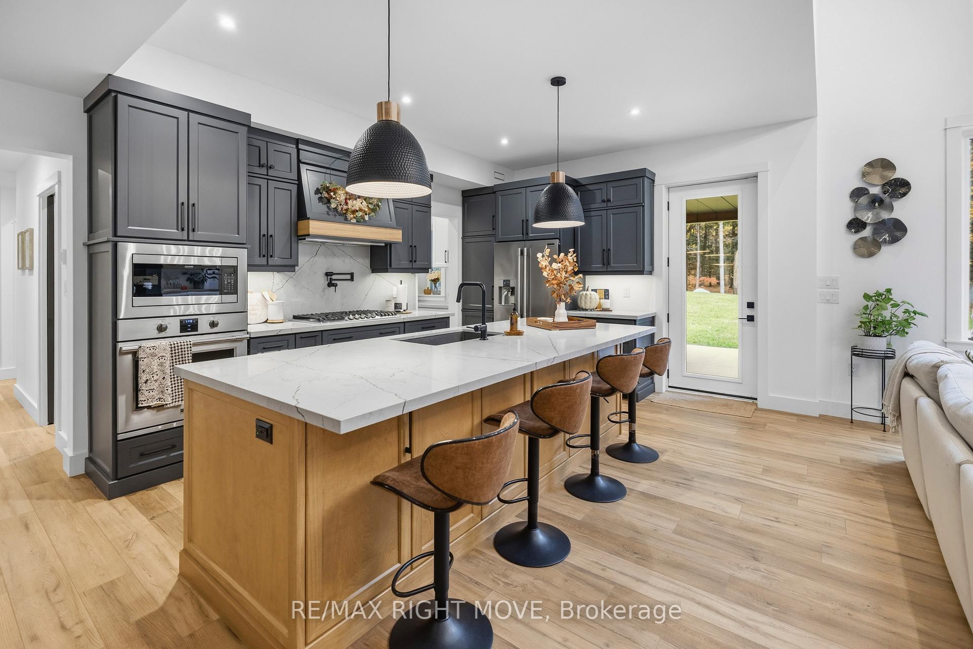 Photo 18 of 1025 Davis Drive, Gravenhurst, Morrison — HOMEH