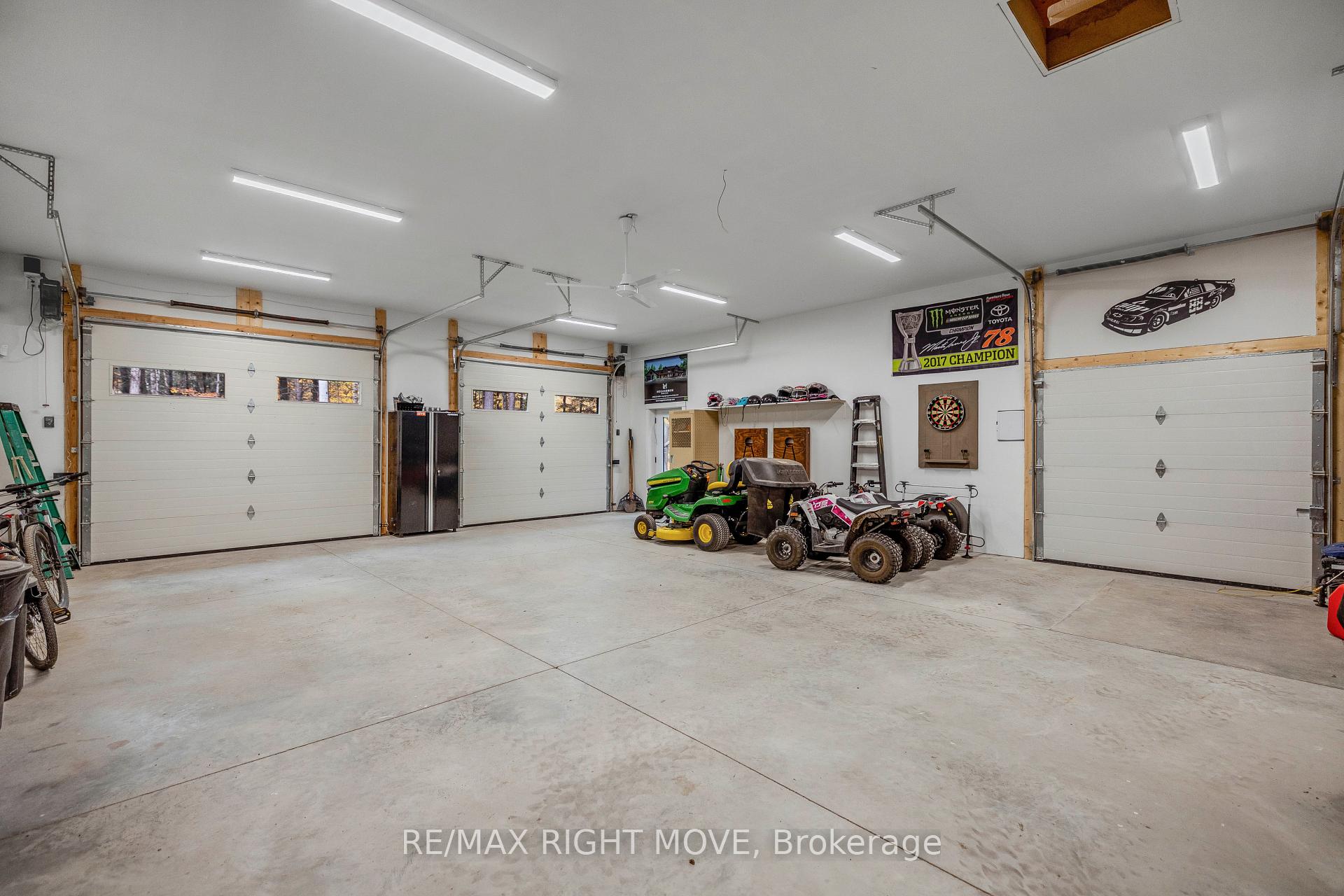 Photo 38 of 1025 Davis Drive, Gravenhurst, Morrison — HOMEH