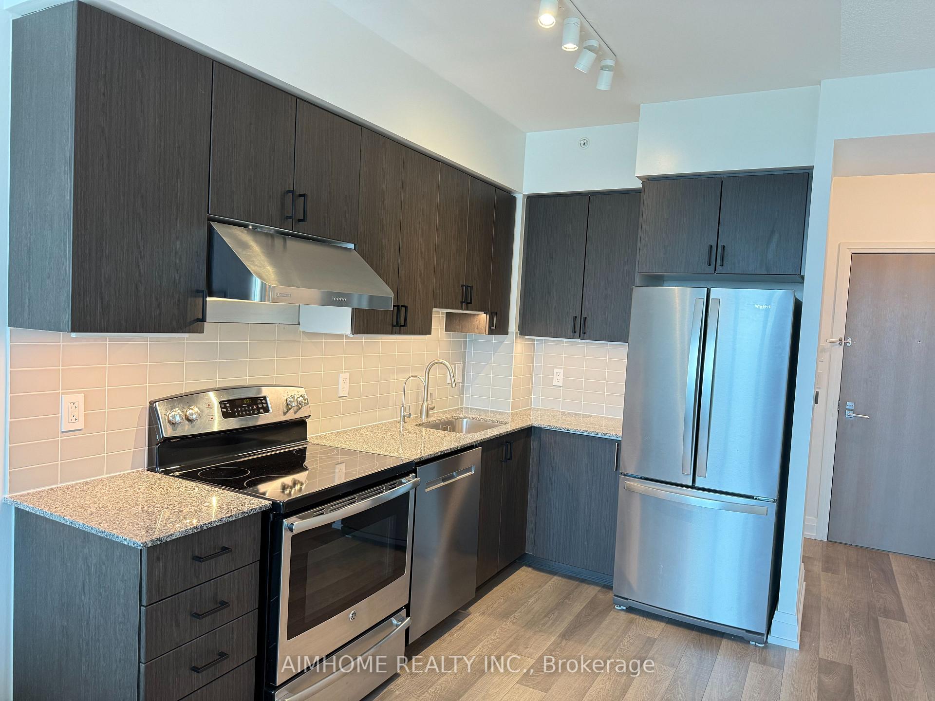 Photo 13 of Unit 903, 7167 Yonge Street, Markham, Grandview — HOMEH