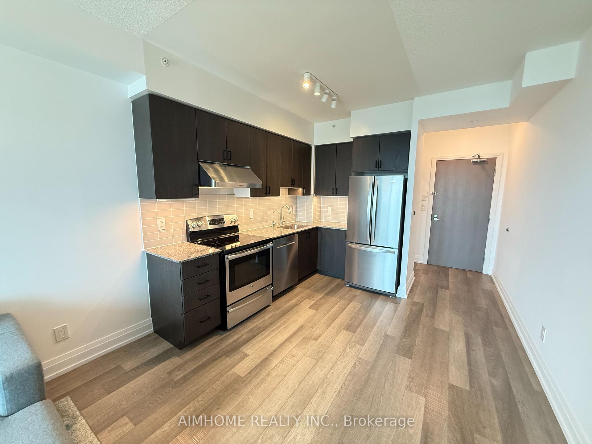Photo 15 of Unit 903, 7167 Yonge Street, Markham, Grandview — HOMEH
