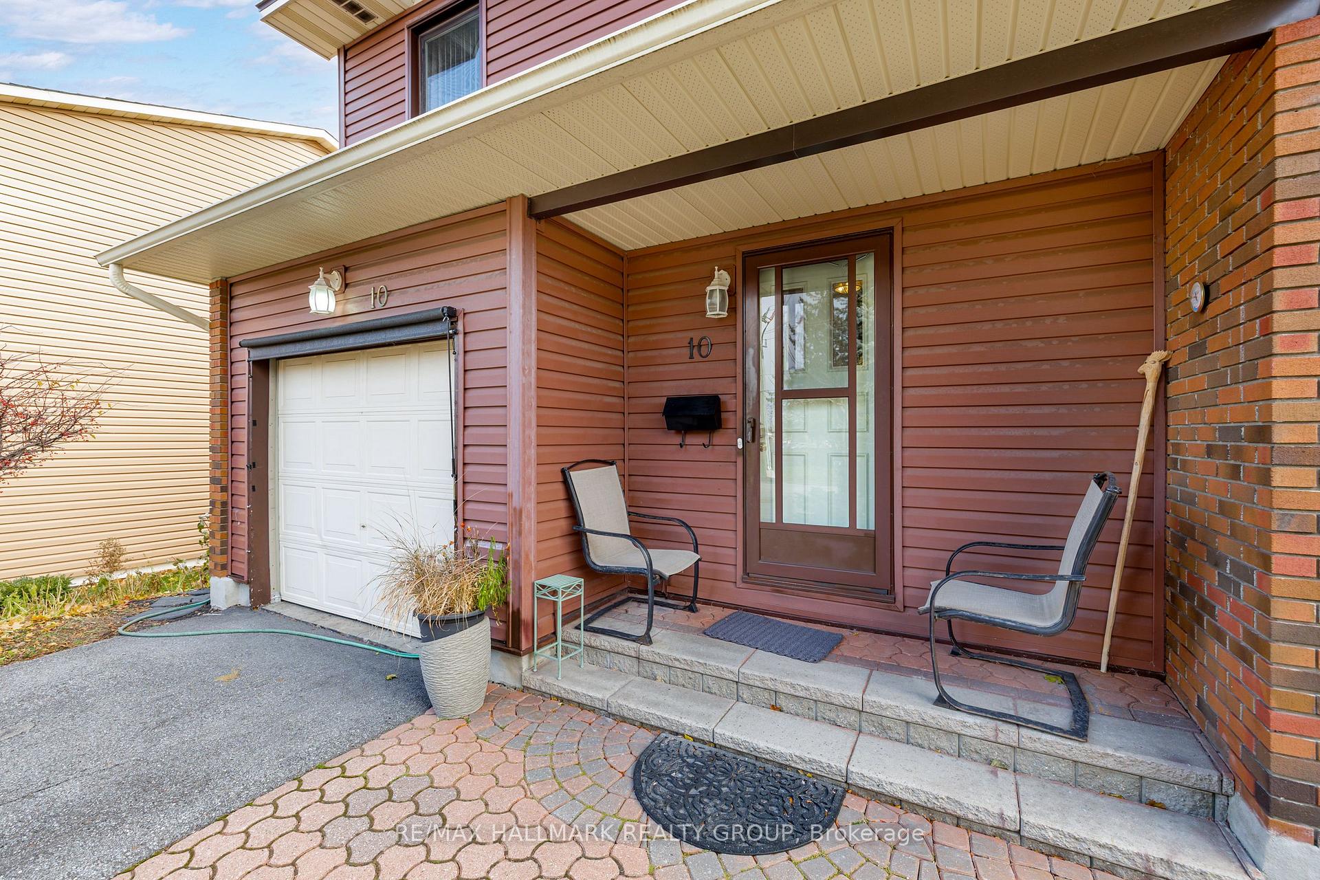 Photo 23 of 10 Black Forest Lane, Ottawa, Arbeatha Park — HOMEH