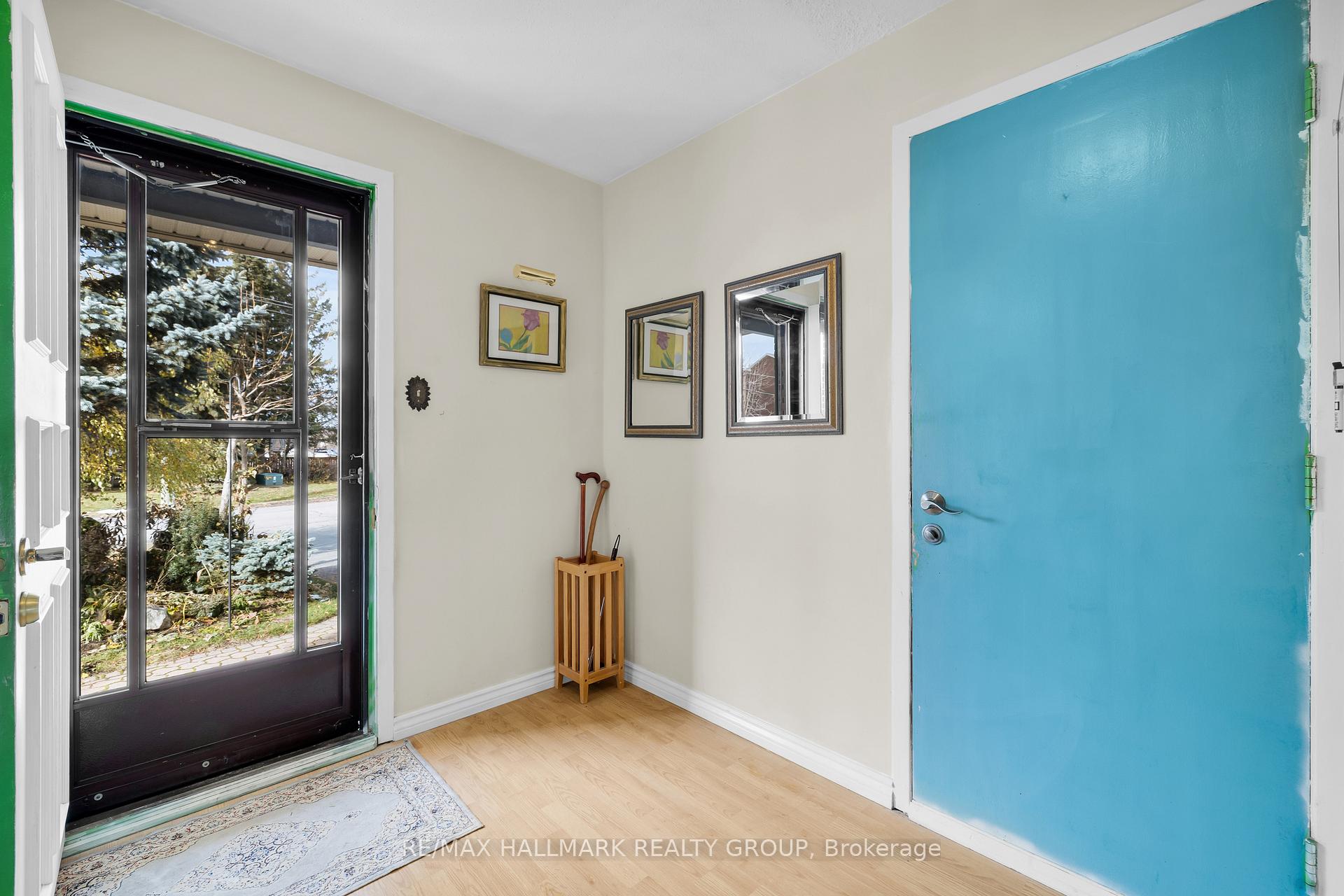 Photo 26 of 10 Black Forest Lane, Ottawa, Arbeatha Park — HOMEH