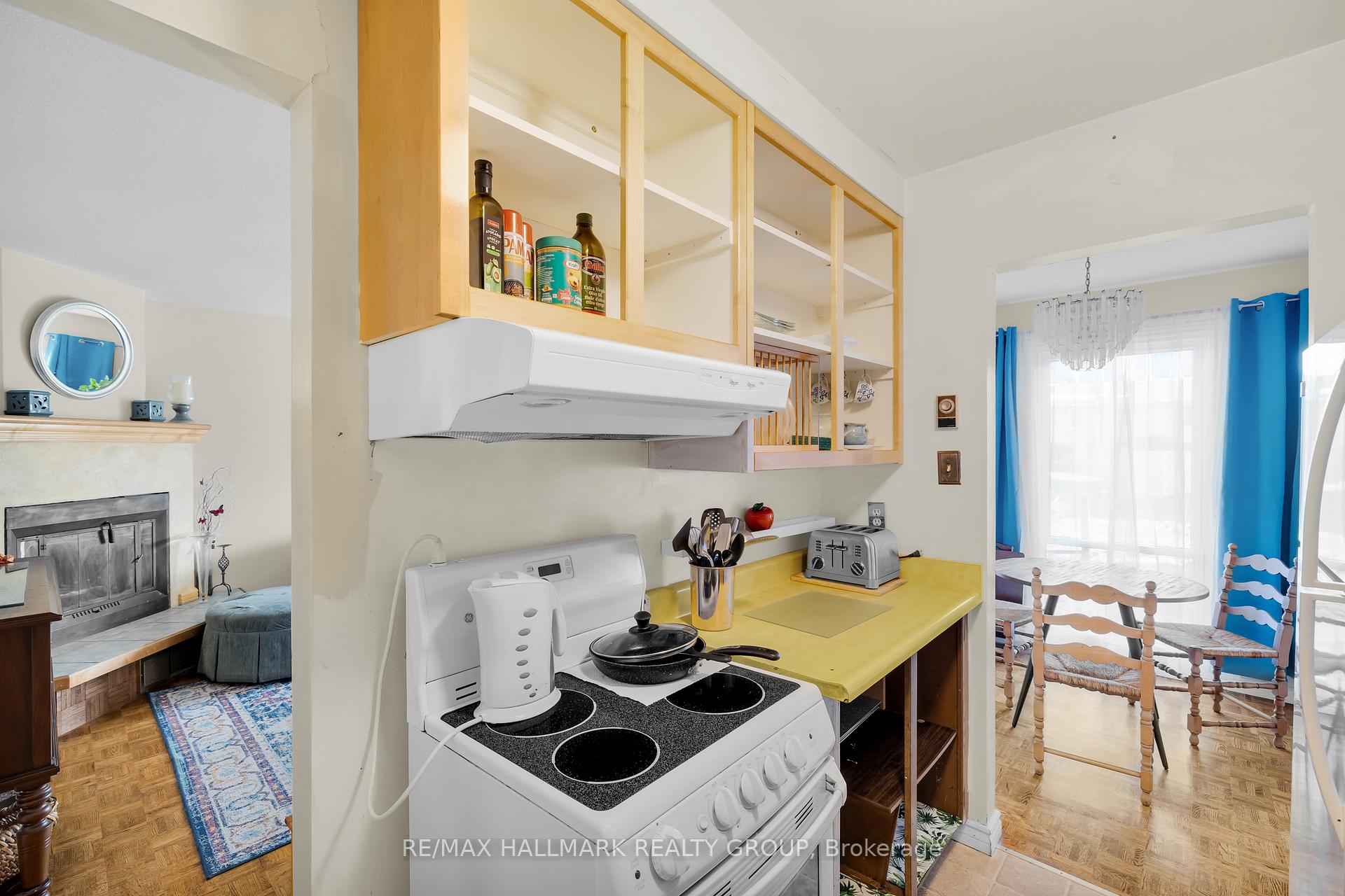 Photo 41 of 10 Black Forest Lane, Ottawa, Arbeatha Park — HOMEH