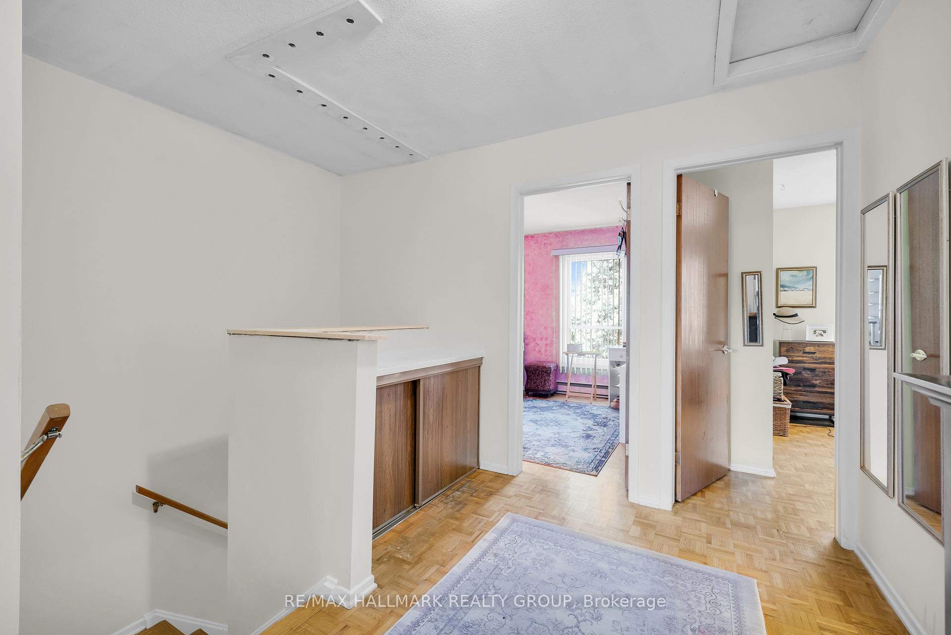 Photo 43 of 10 Black Forest Lane, Ottawa, Arbeatha Park — HOMEH