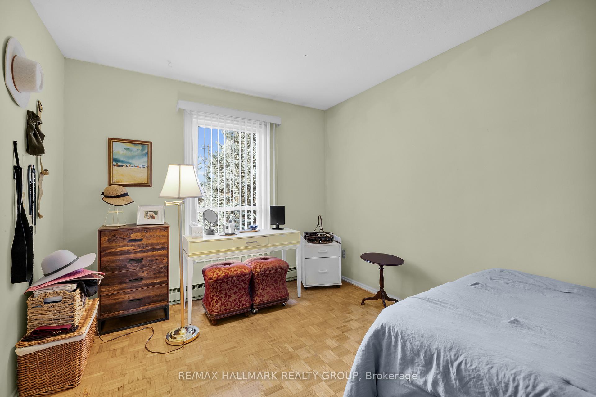 Photo 51 of 10 Black Forest Lane, Ottawa, Arbeatha Park — HOMEH