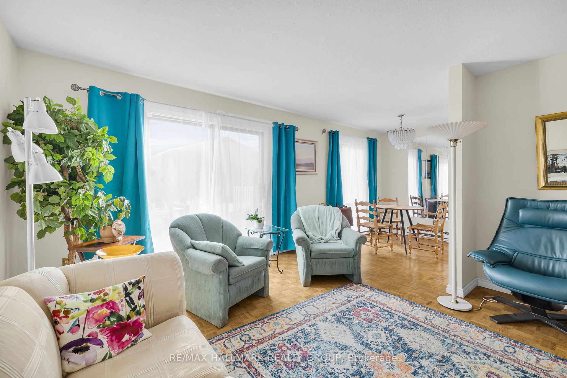 Photo 12 of 10 Black Forest Lane, Ottawa, Arbeatha Park — HOMEH