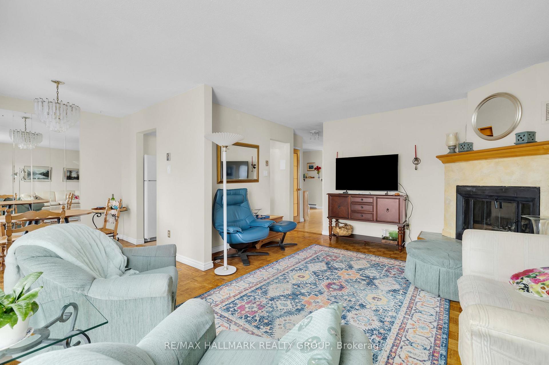 Photo 13 of 10 Black Forest Lane, Ottawa, Arbeatha Park — HOMEH