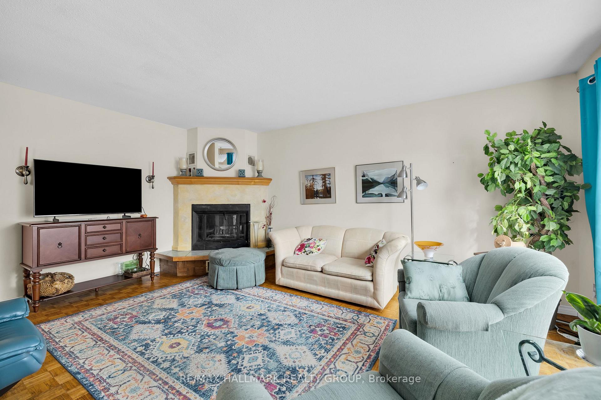 Photo 14 of 10 Black Forest Lane, Ottawa, Arbeatha Park — HOMEH