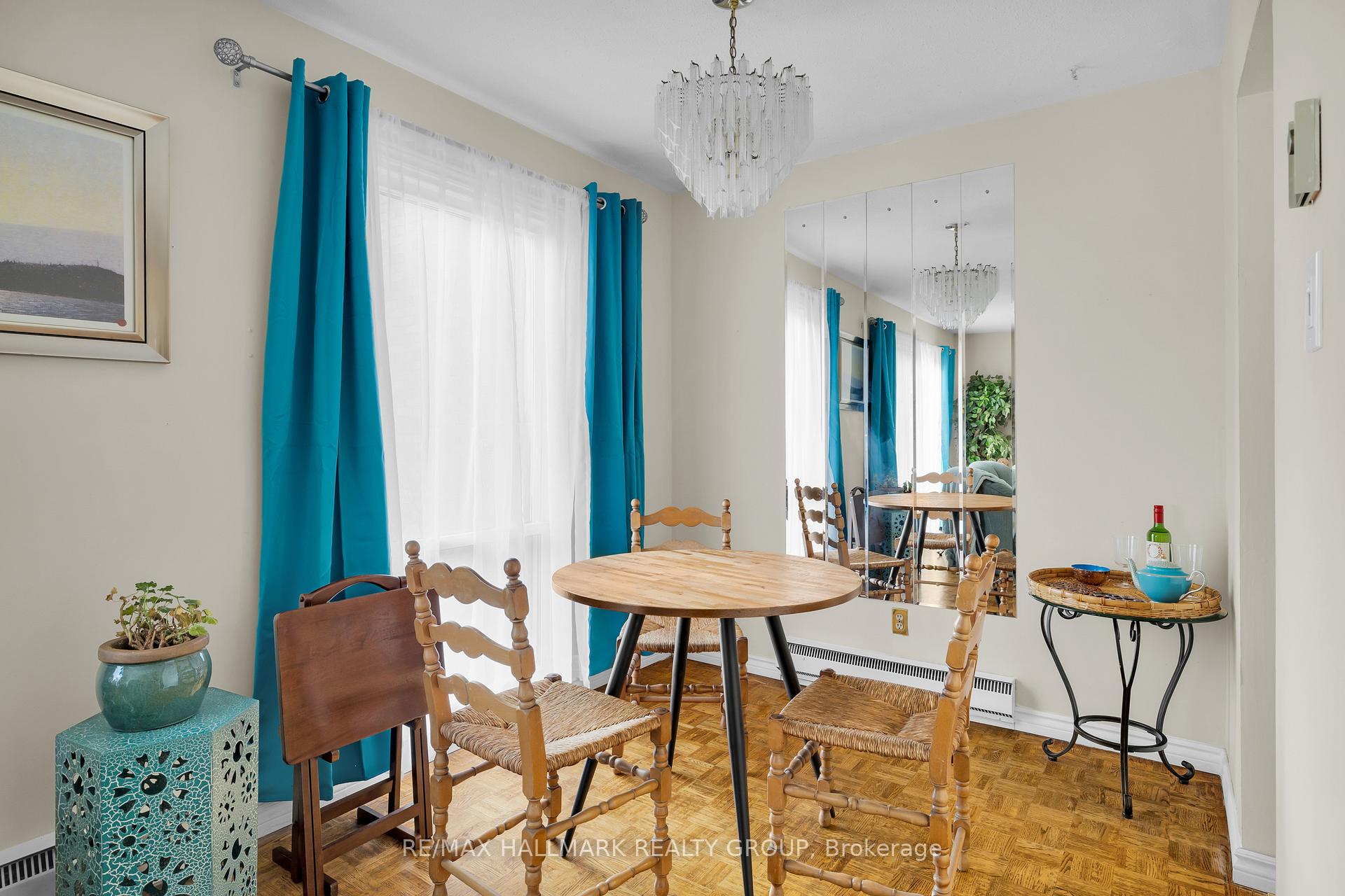 Photo 16 of 10 Black Forest Lane, Ottawa, Arbeatha Park — HOMEH