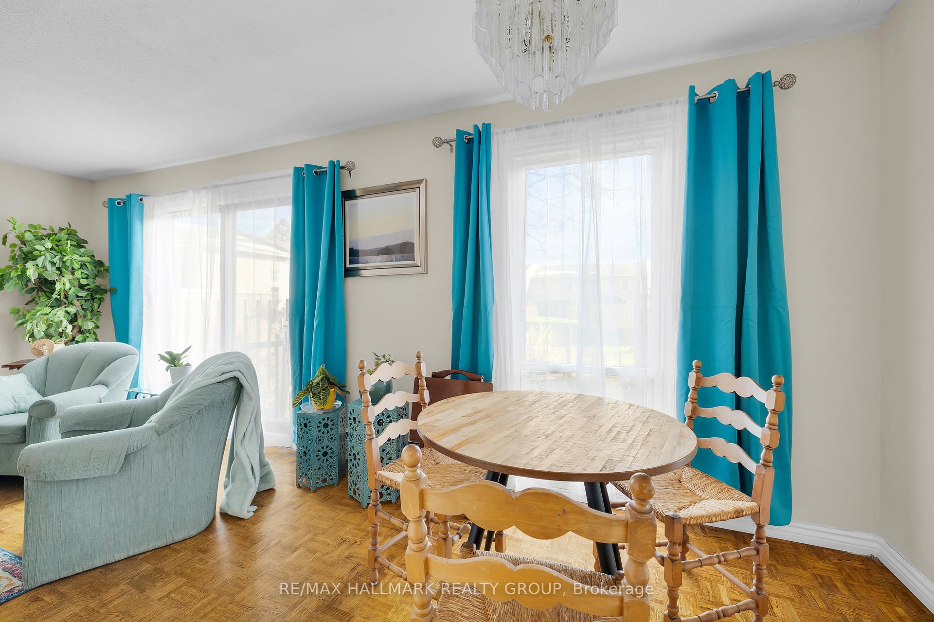 Photo 17 of 10 Black Forest Lane, Ottawa, Arbeatha Park — HOMEH