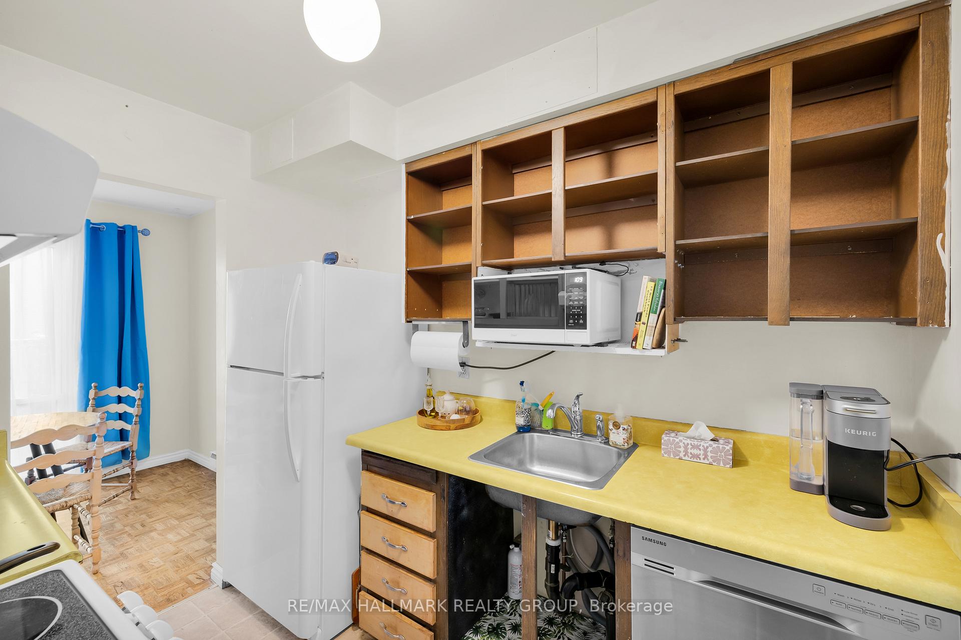 Photo 21 of 10 Black Forest Lane, Ottawa, Arbeatha Park — HOMEH