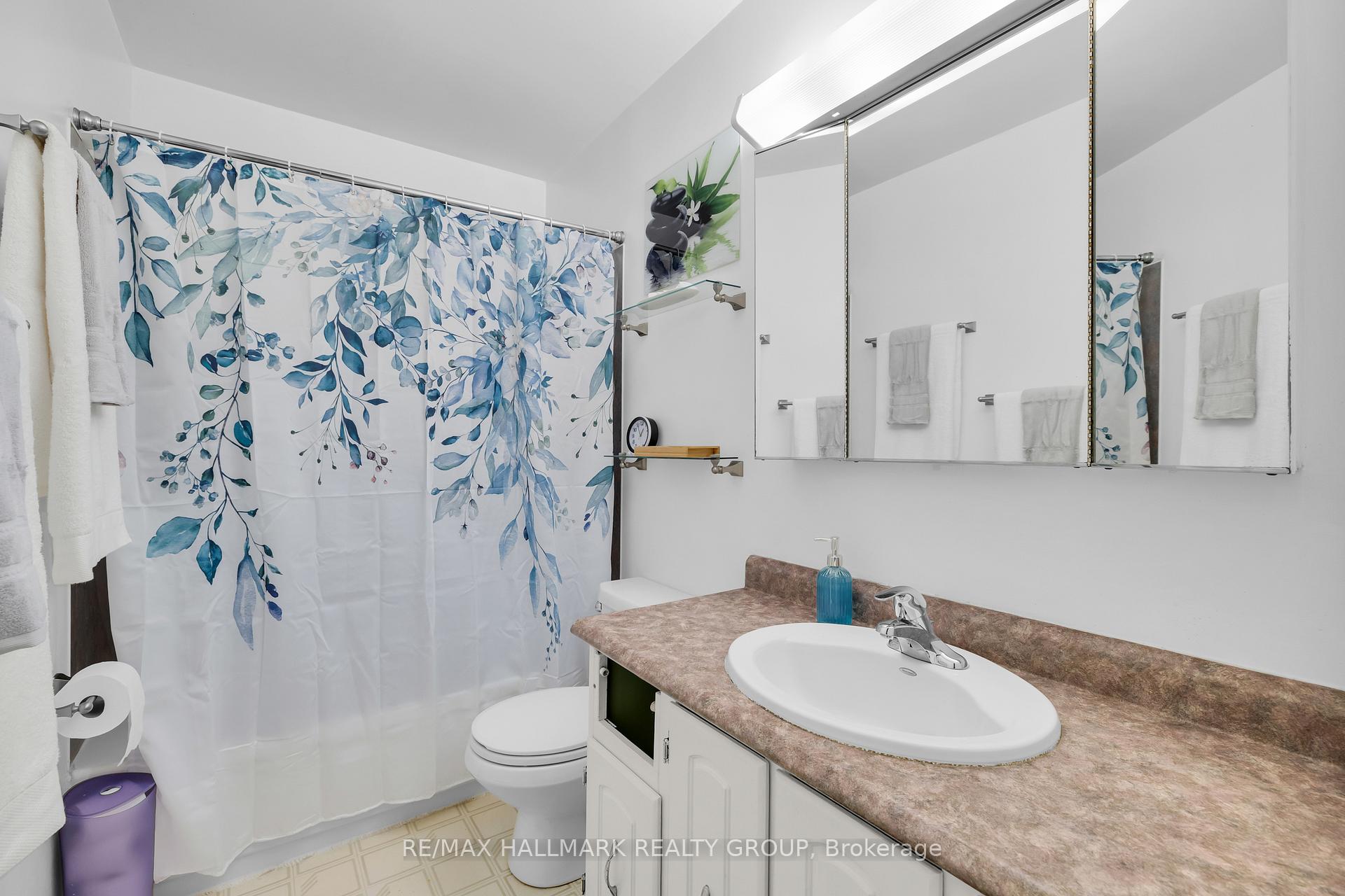 Photo 73 of 10 Black Forest Lane, Ottawa, Arbeatha Park — HOMEH