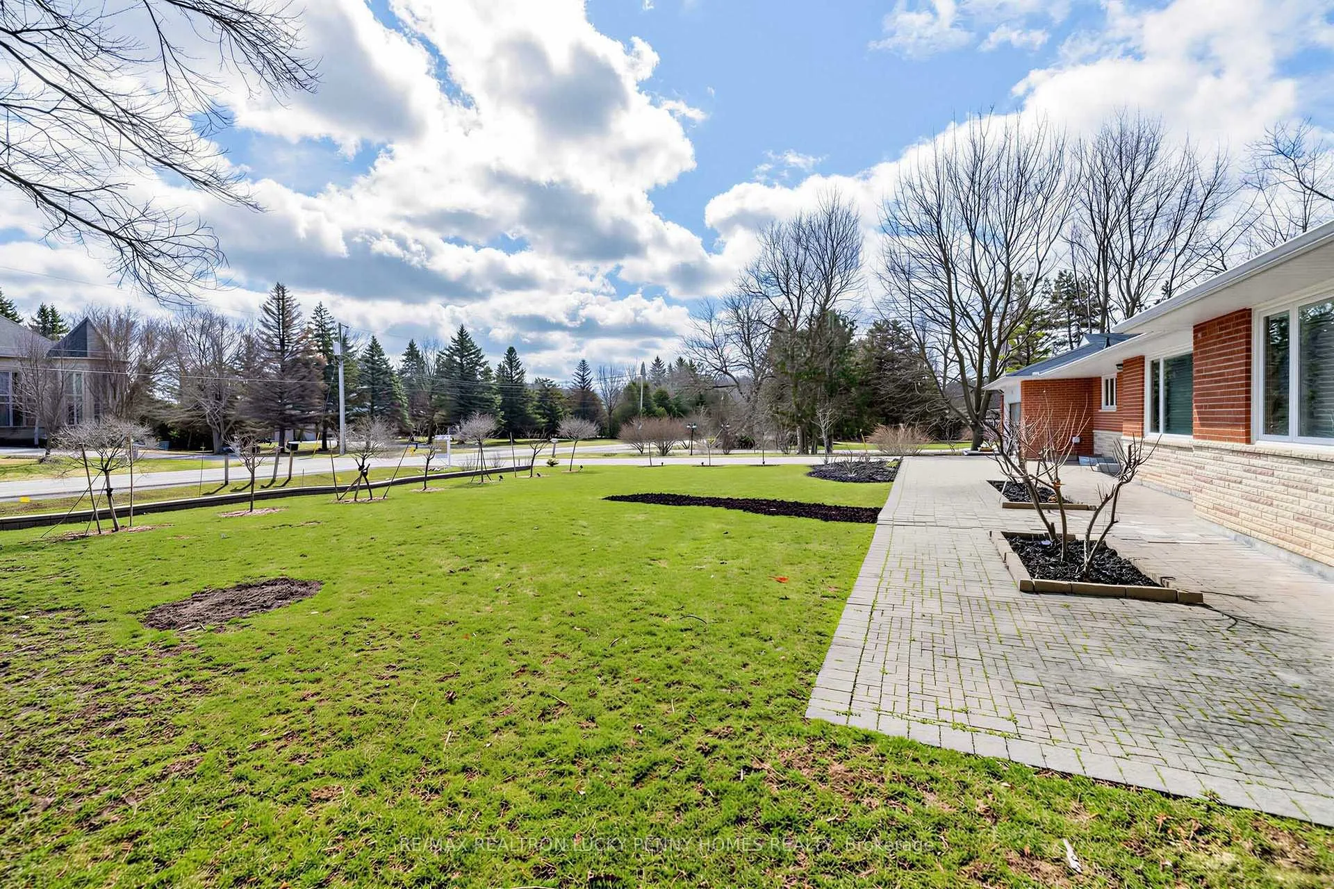 Photo 5 of 29 Glenbourne Park Drive, Markham, Devil's Elbow — HOMEH