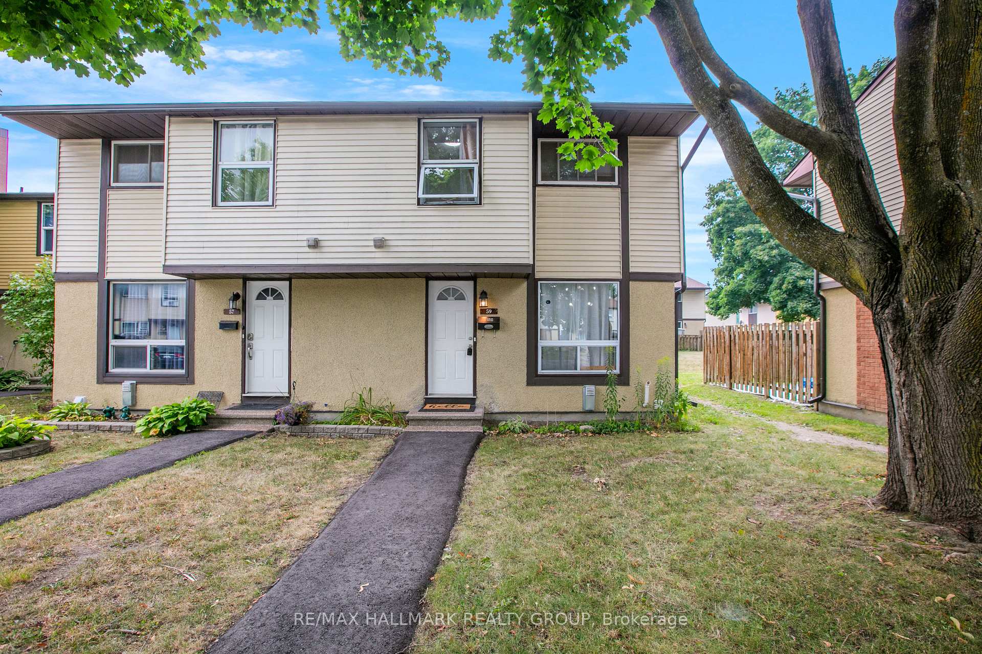 Front of Unit 59, 2570 Southvale Crescent