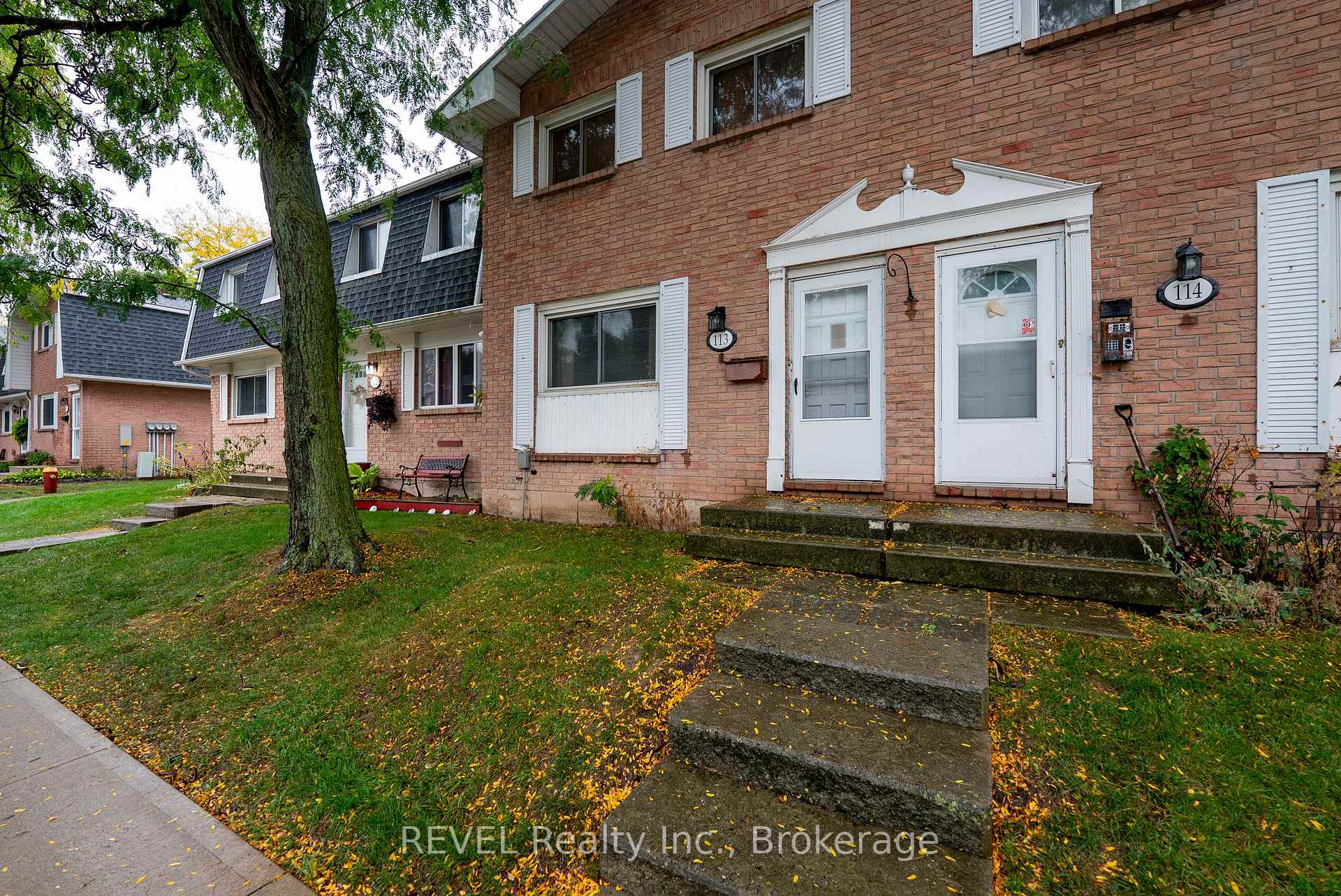 Front of Unit 113, 185 Denistoun Street
