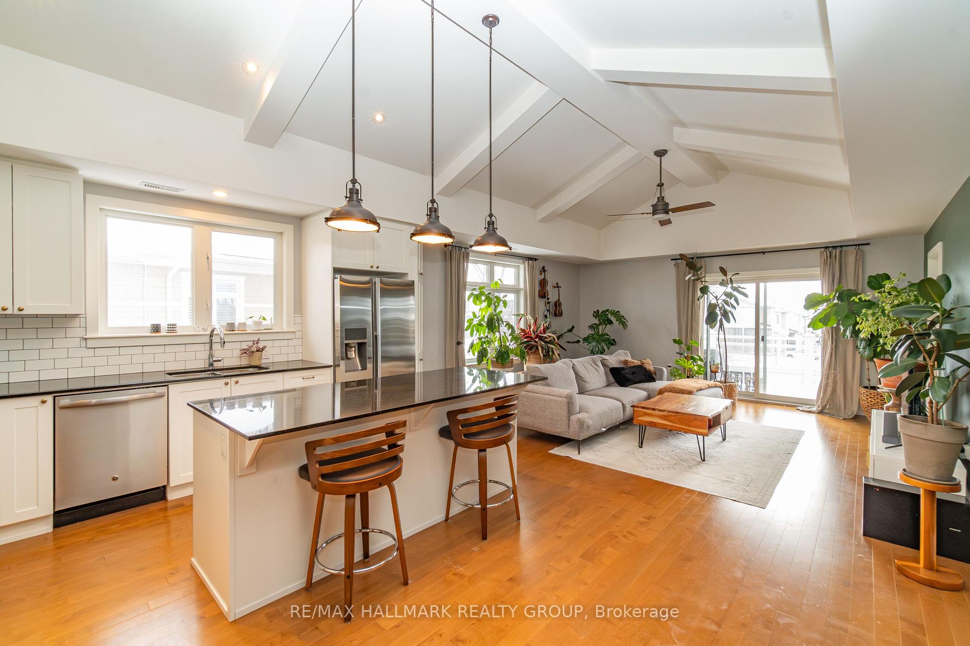Photo 3 of 228 Mullin Private, Ottawa, Mer Bleue/Bradley Estates/Anderson Park — HOMEH