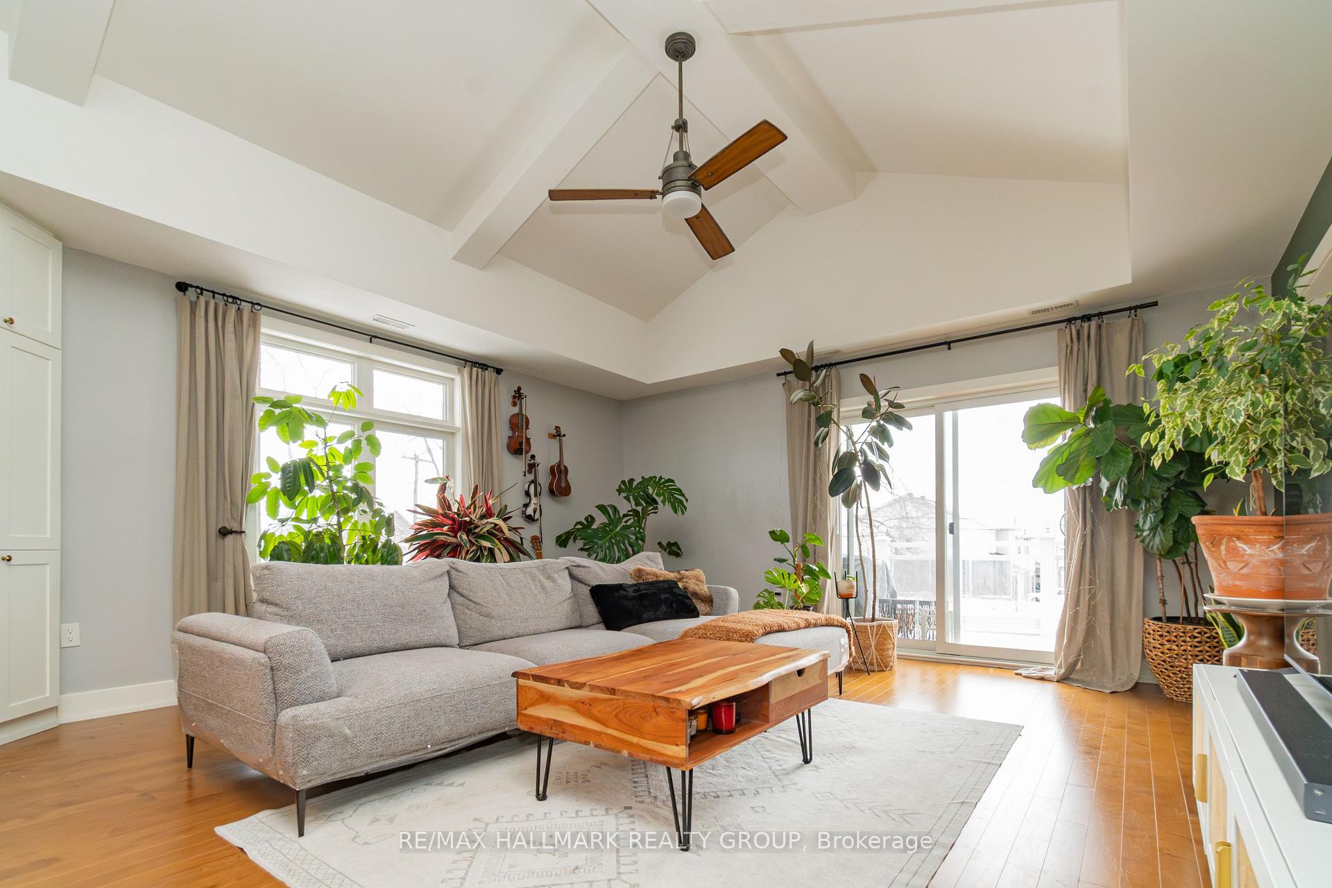 Photo 4 of 228 Mullin Private, Ottawa, Mer Bleue/Bradley Estates/Anderson Park — HOMEH