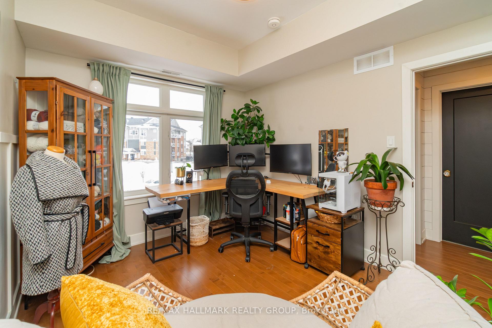 Photo 10 of 228 Mullin Private, Ottawa, Mer Bleue/Bradley Estates/Anderson Park — HOMEH