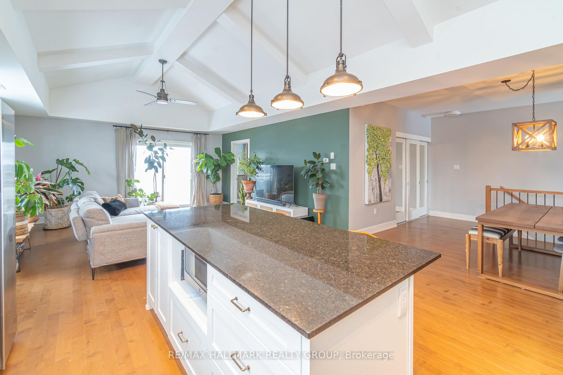 Photo 12 of 228 Mullin Private, Ottawa, Mer Bleue/Bradley Estates/Anderson Park — HOMEH