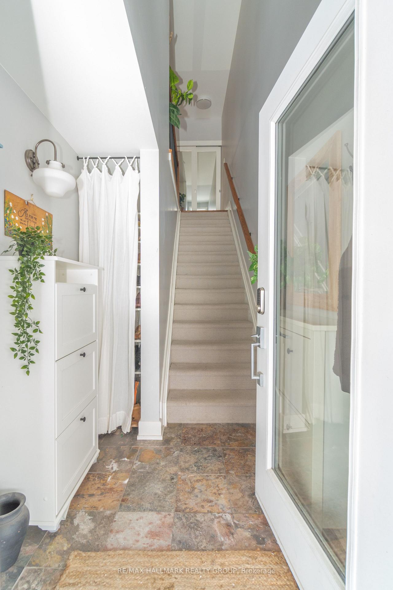 Photo 18 of 228 Mullin Private, Ottawa, Mer Bleue/Bradley Estates/Anderson Park — HOMEH
