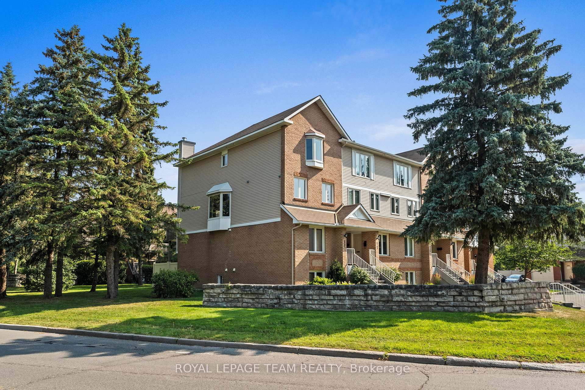 Photo 4 of Unit B, 6501 Bilberry Drive, Ottawa, Convent Glen North — HOMEH