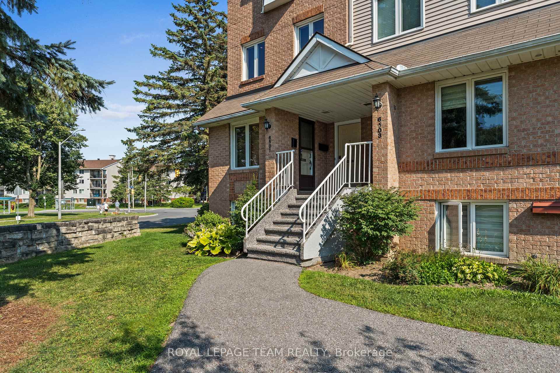 Photo 6 of Unit B, 6501 Bilberry Drive, Ottawa, Convent Glen North — HOMEH