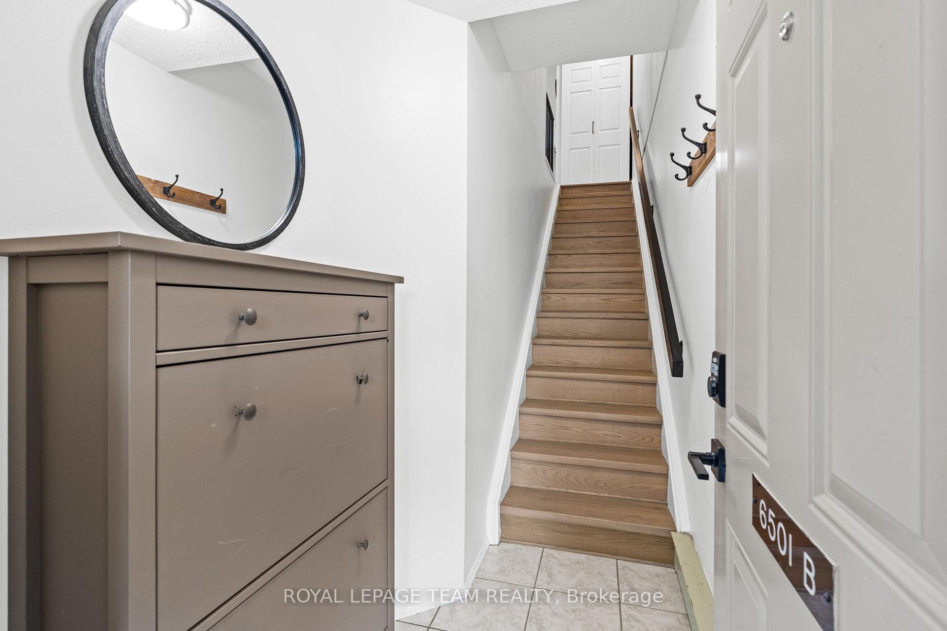 Photo 9 of Unit B, 6501 Bilberry Drive, Ottawa, Convent Glen North — HOMEH
