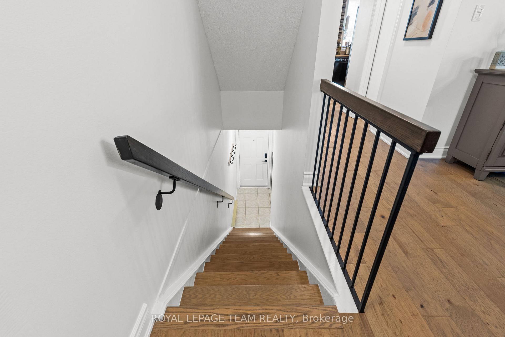 Photo 10 of Unit B, 6501 Bilberry Drive, Ottawa, Convent Glen North — HOMEH