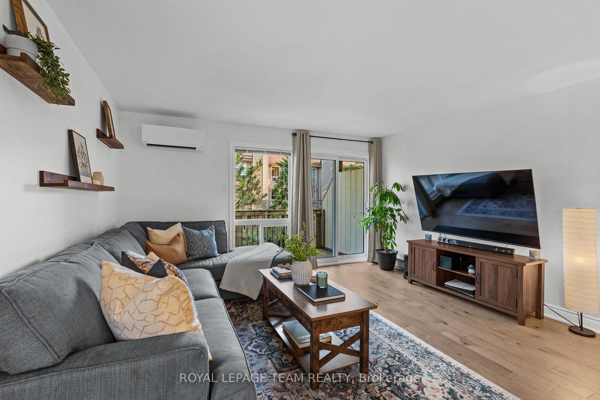 Photo 14 of Unit B, 6501 Bilberry Drive, Ottawa, Convent Glen North — HOMEH