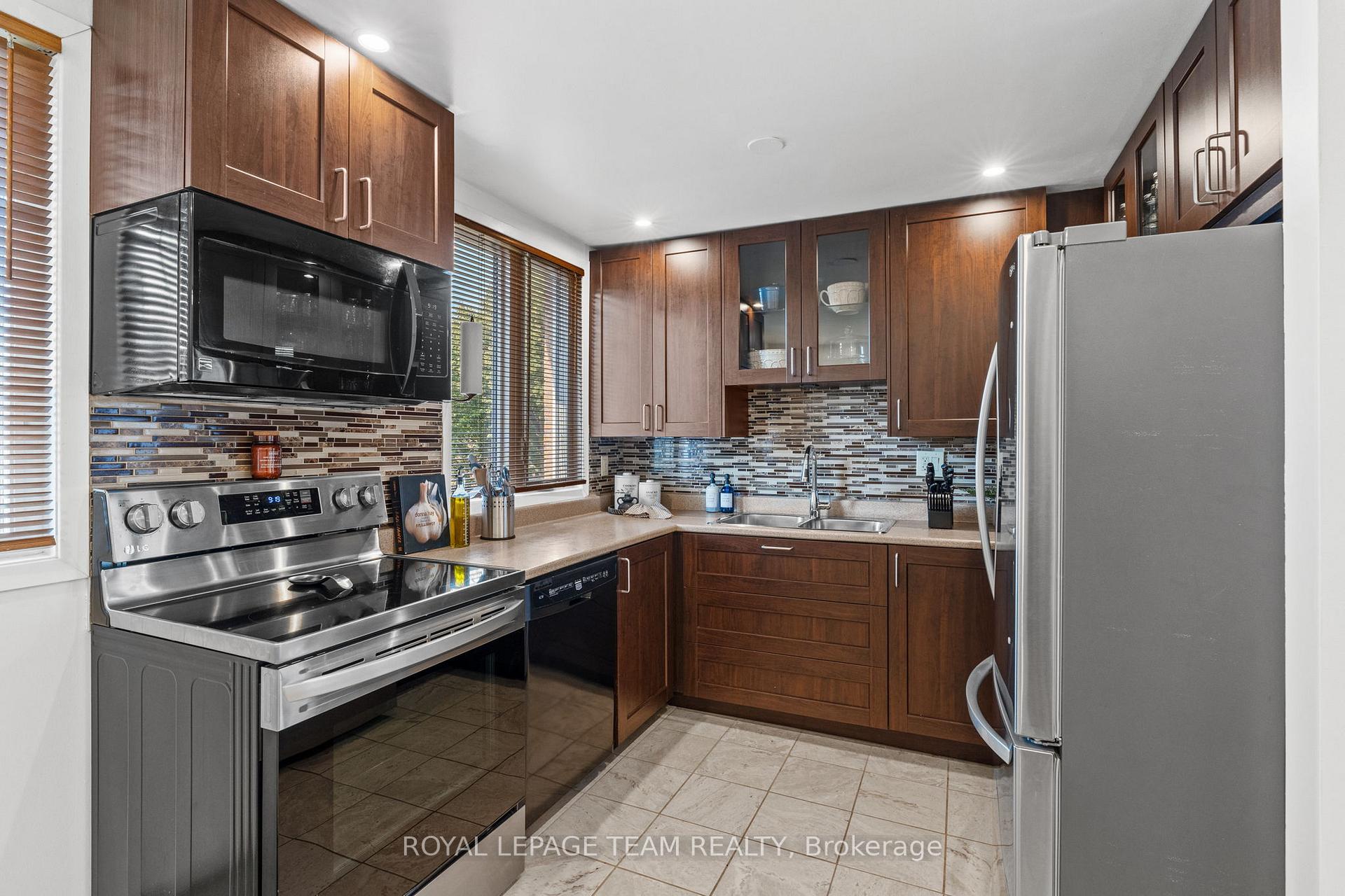 Photo 18 of Unit B, 6501 Bilberry Drive, Ottawa, Convent Glen North — HOMEH