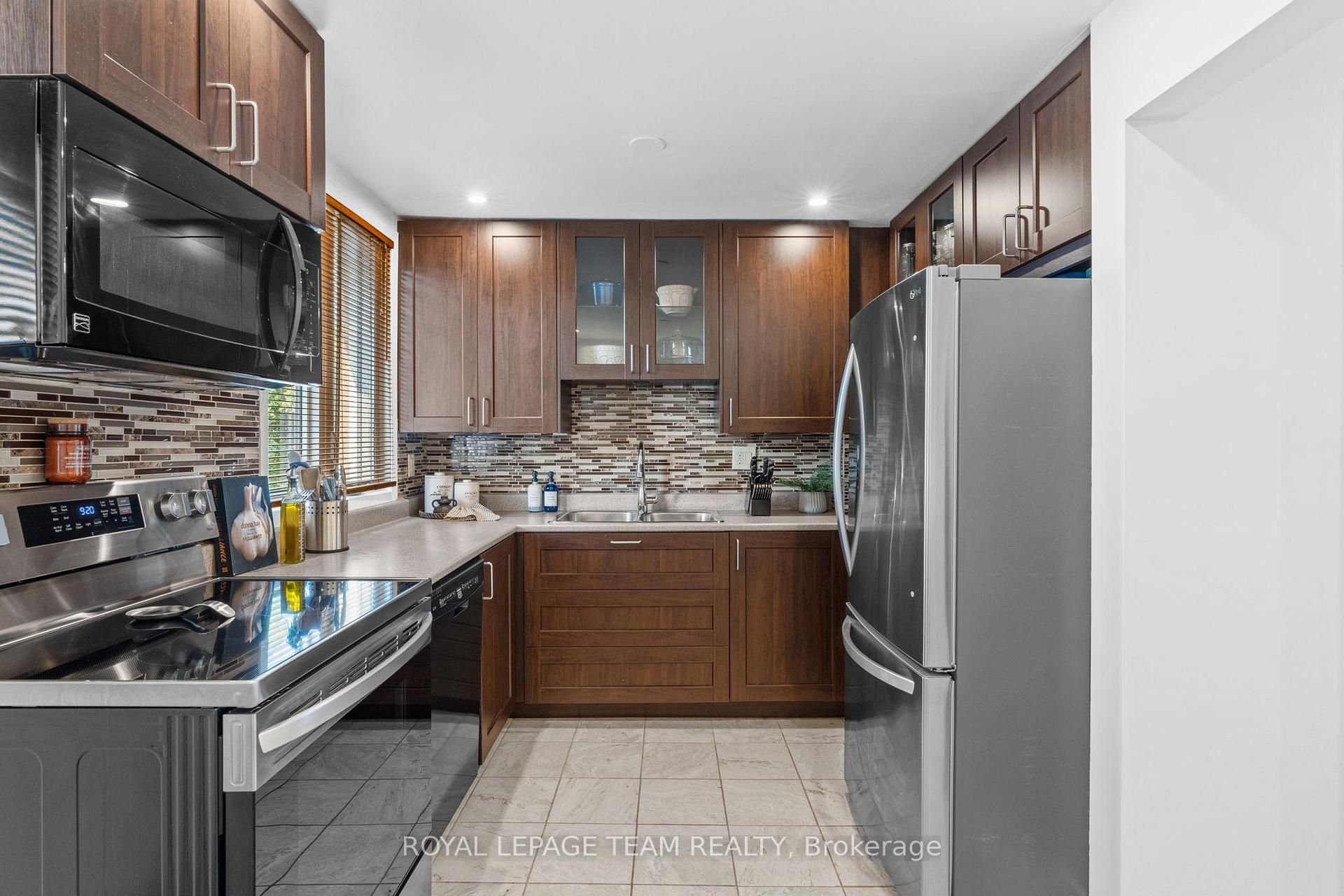 Photo 19 of Unit B, 6501 Bilberry Drive, Ottawa, Convent Glen North — HOMEH