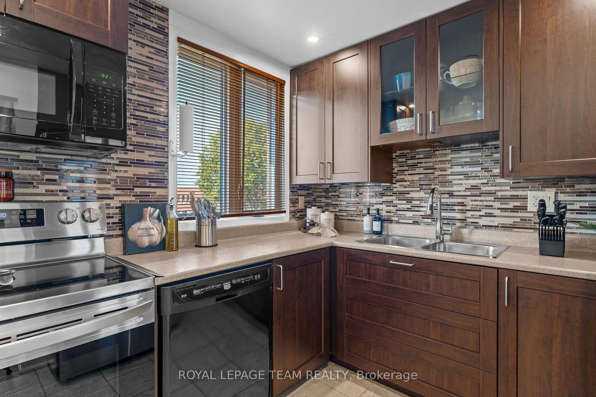 Photo 20 of Unit B, 6501 Bilberry Drive, Ottawa, Convent Glen North — HOMEH