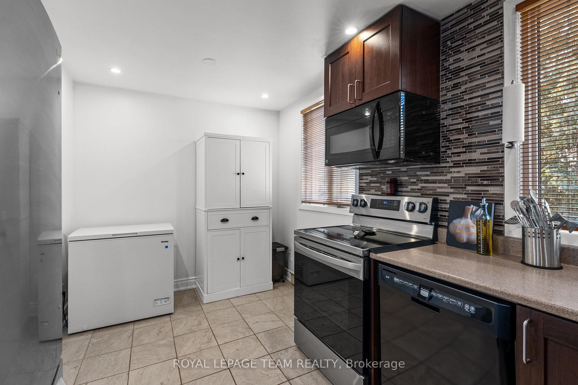 Photo 21 of Unit B, 6501 Bilberry Drive, Ottawa, Convent Glen North — HOMEH