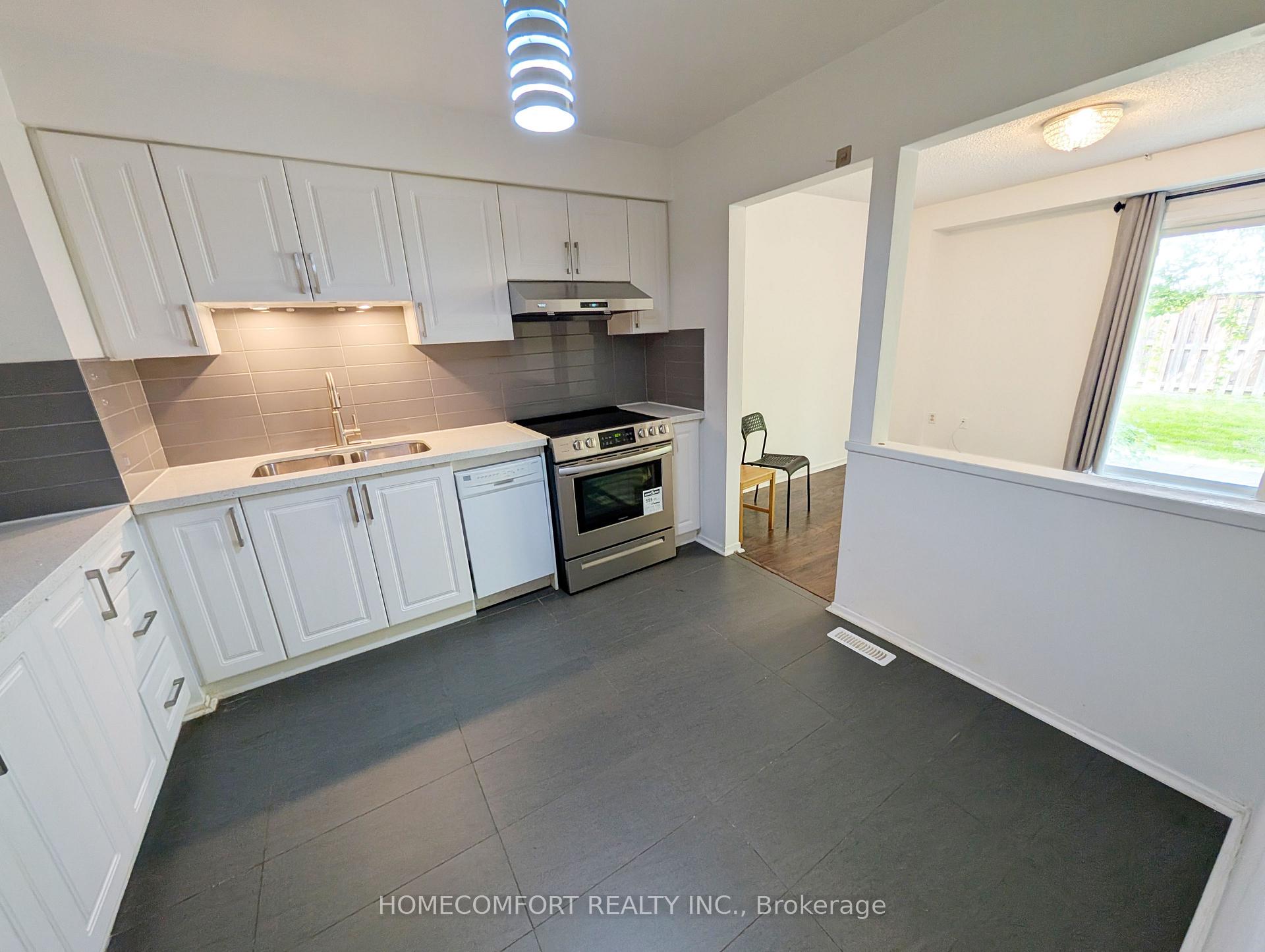 Photo 2 of Unit 39, 21 Thatcher's Mill Way, Markham, Bullock — HOMEH