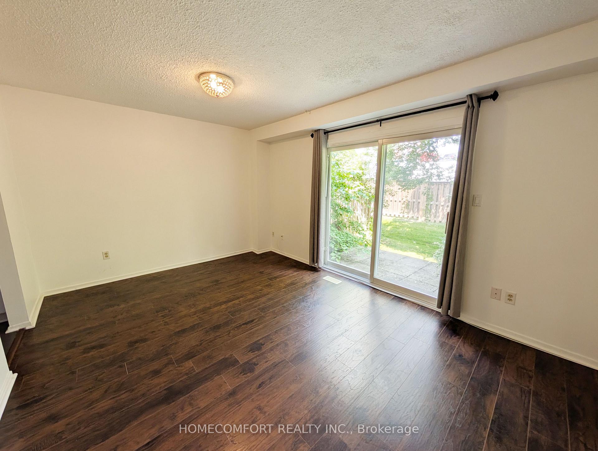 Photo 3 of Unit 39, 21 Thatcher's Mill Way, Markham, Bullock — HOMEH