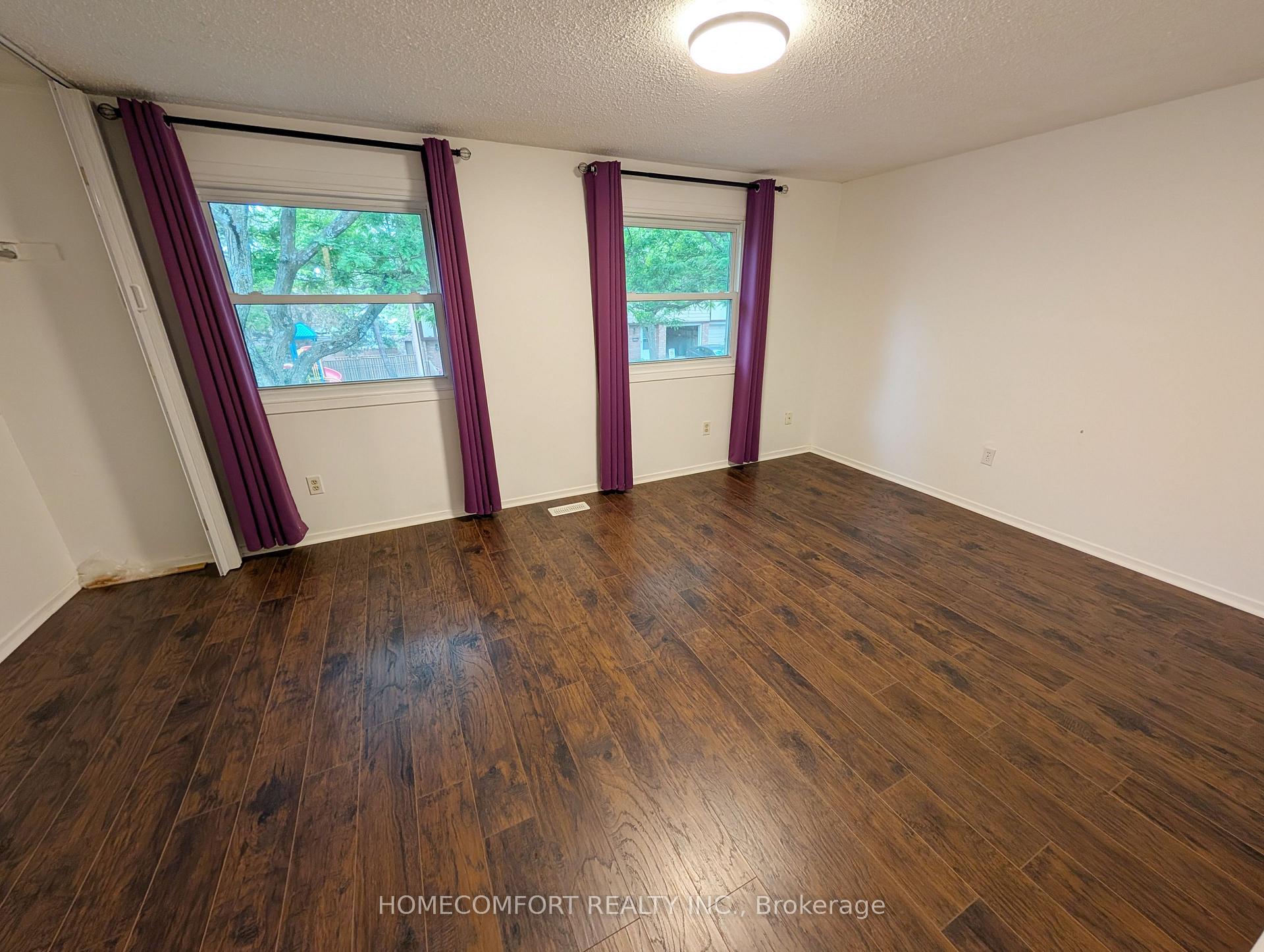 Photo 4 of Unit 39, 21 Thatcher's Mill Way, Markham, Bullock — HOMEH